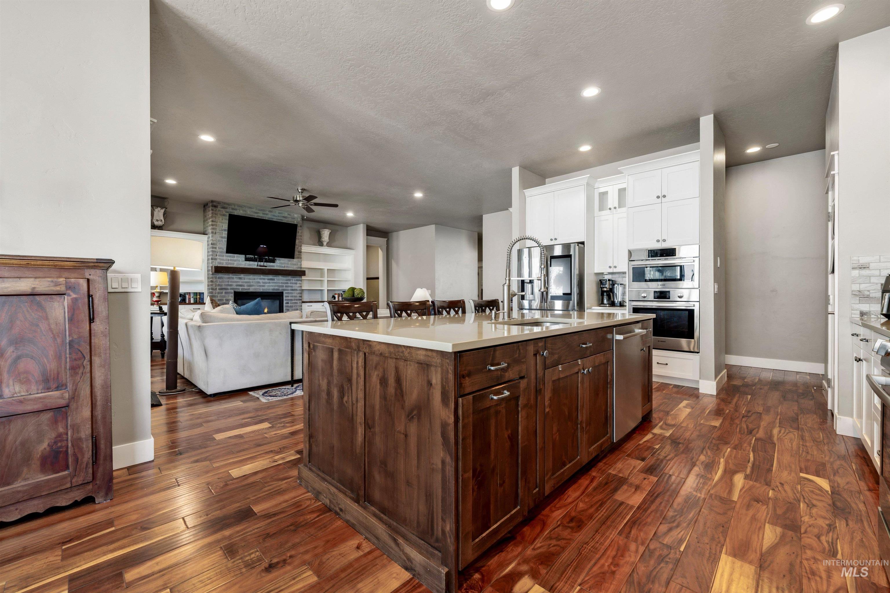 1360 N Bowknot Lake Way, Star, Idaho 83669, 4 Bedrooms, 3 Bathrooms, Residential For Sale, Price $889,000, 98981216