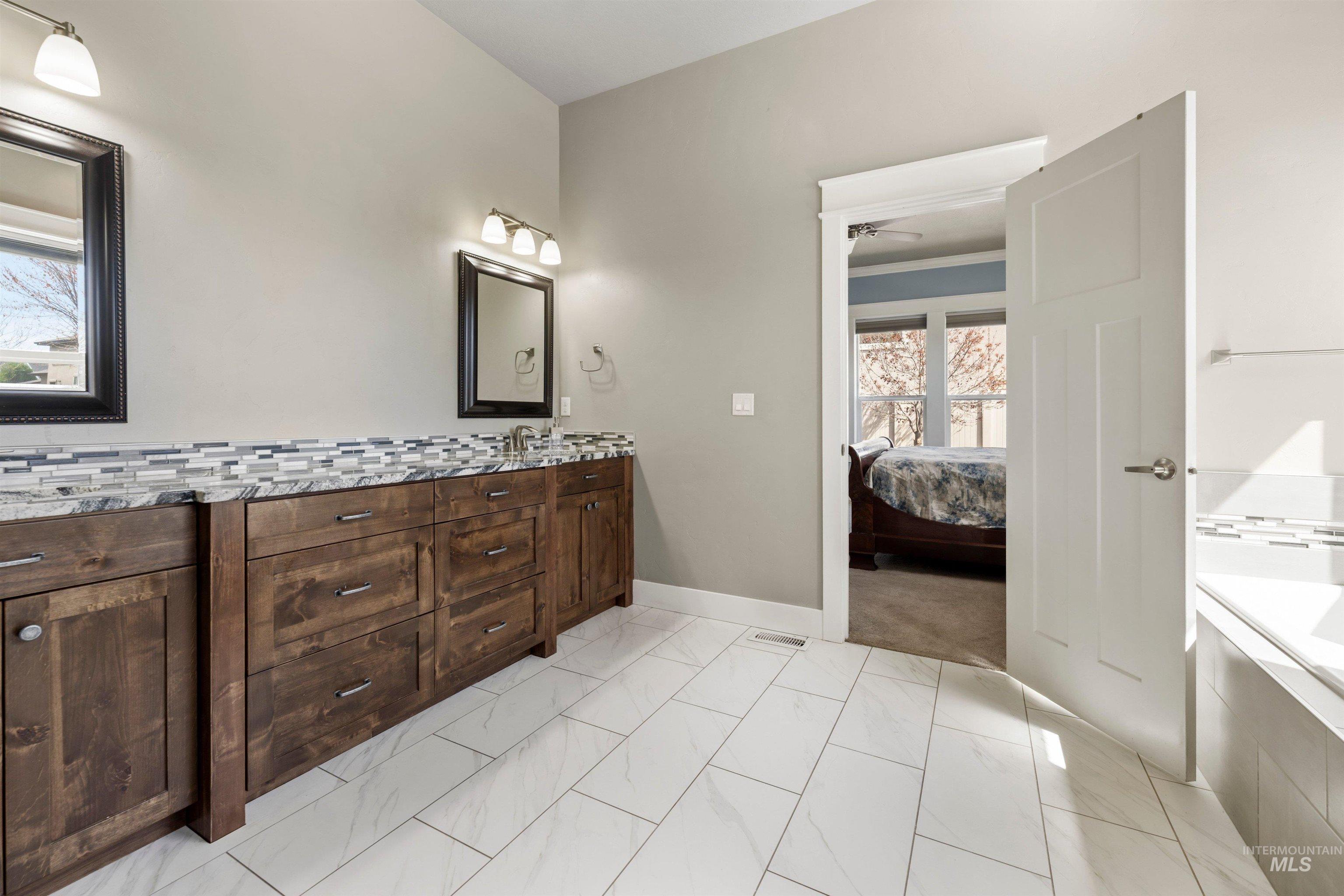 1360 N Bowknot Lake Way, Star, Idaho 83669, 4 Bedrooms, 3 Bathrooms, Residential For Sale, Price $889,000, 98981216