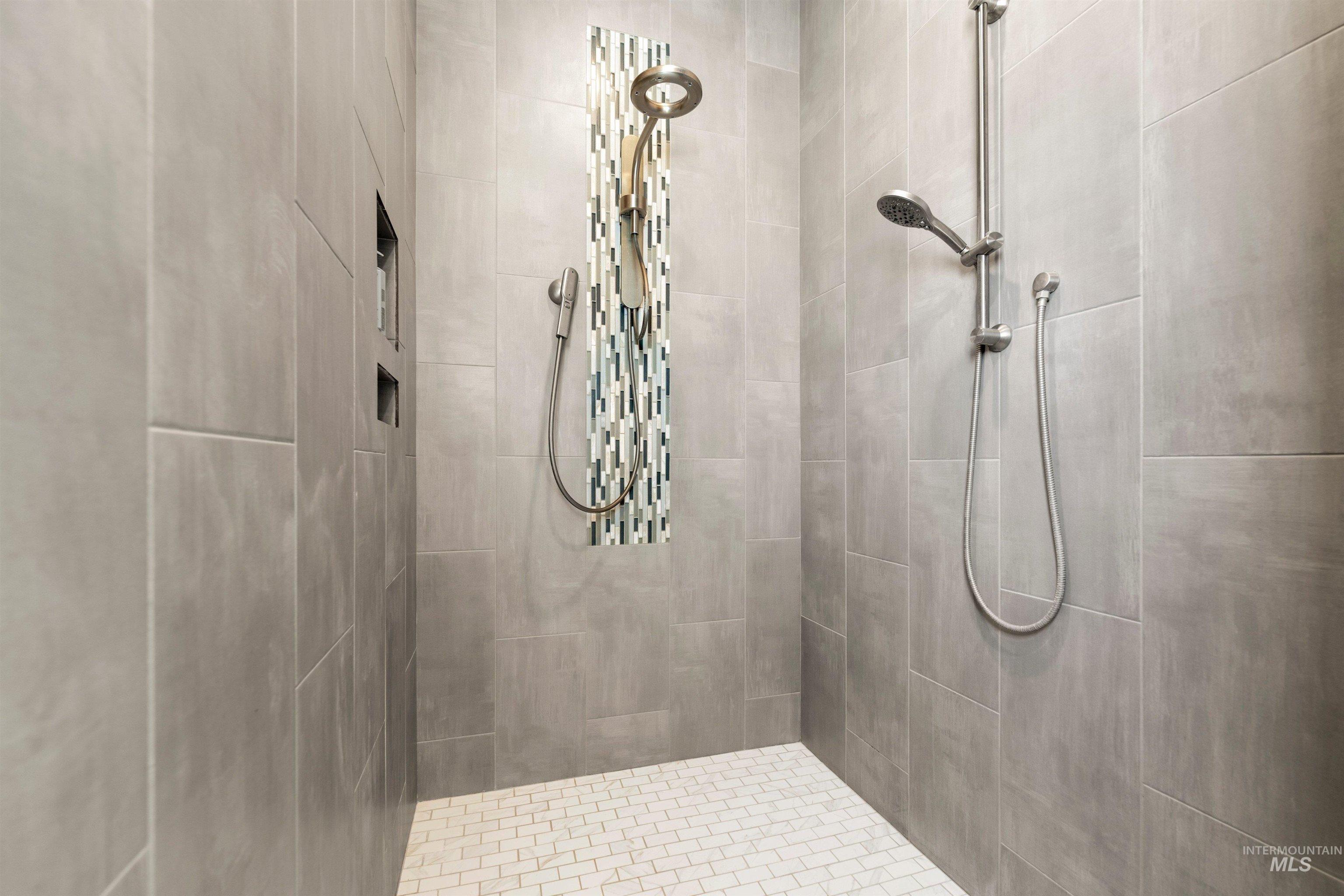 1360 N Bowknot Lake Way, Star, Idaho 83669, 4 Bedrooms, 3 Bathrooms, Residential For Sale, Price $889,000, 98981216