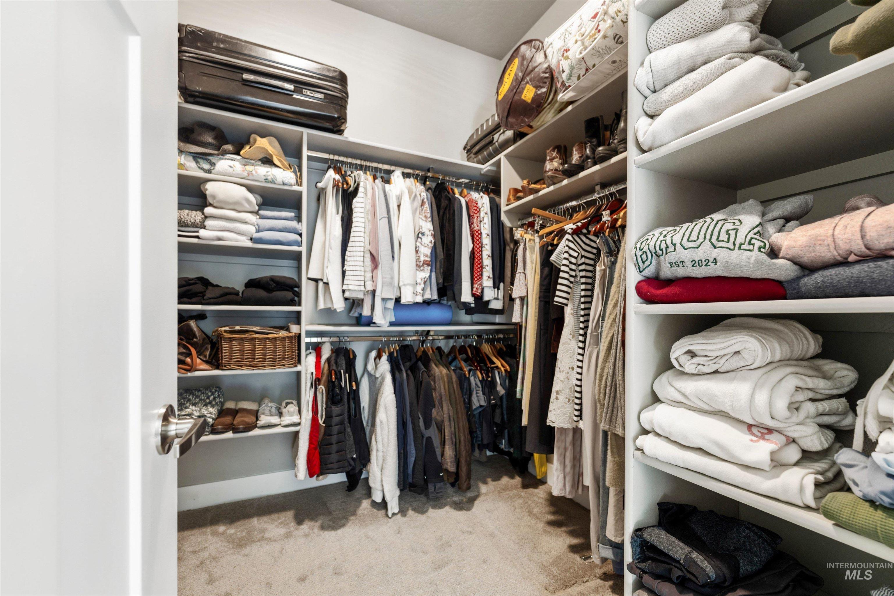 1360 N Bowknot Lake Way, Star, Idaho 83669, 4 Bedrooms, 3 Bathrooms, Residential For Sale, Price $889,000, 98981216