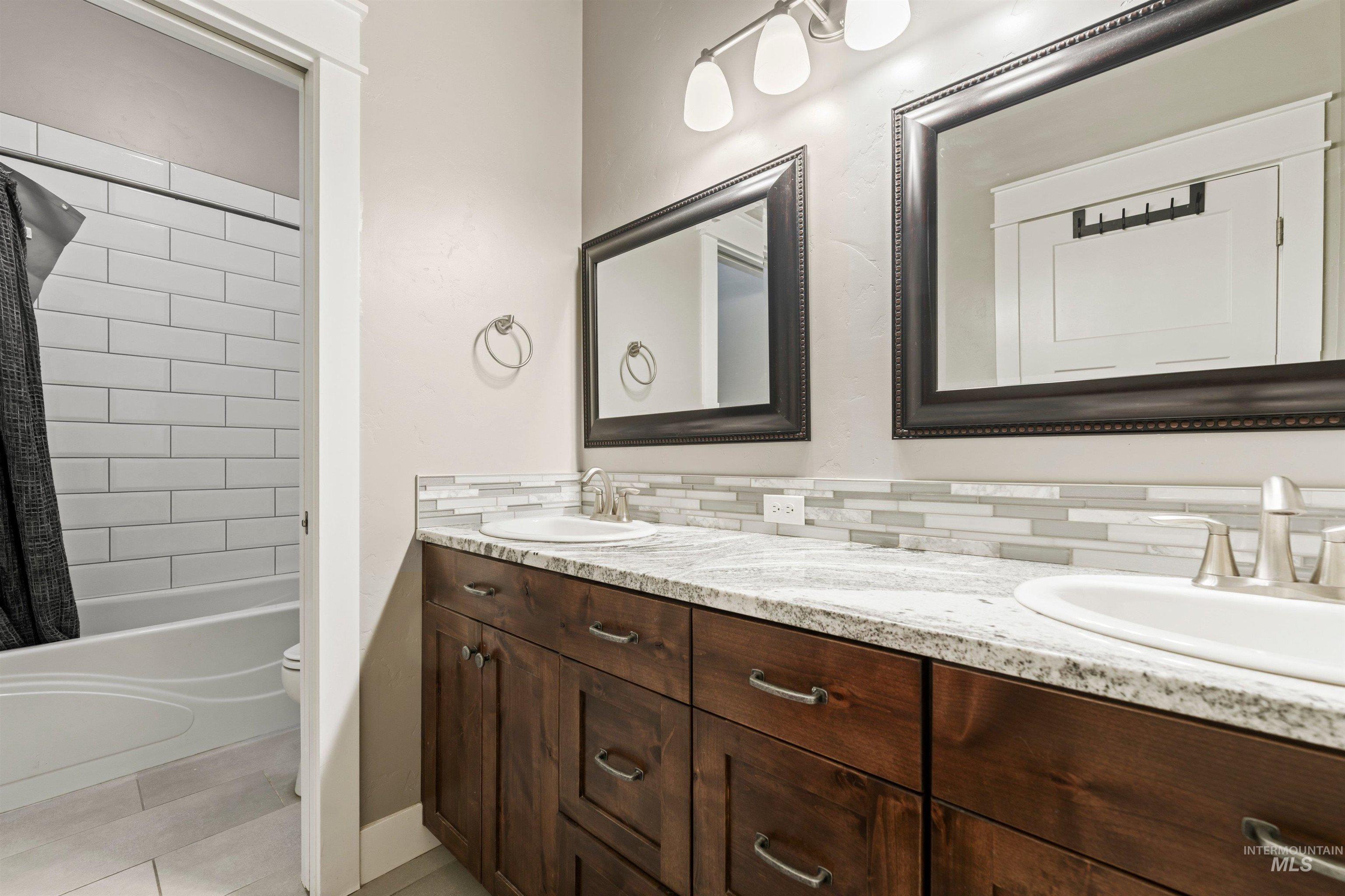 1360 N Bowknot Lake Way, Star, Idaho 83669, 4 Bedrooms, 3 Bathrooms, Residential For Sale, Price $889,000, 98981216