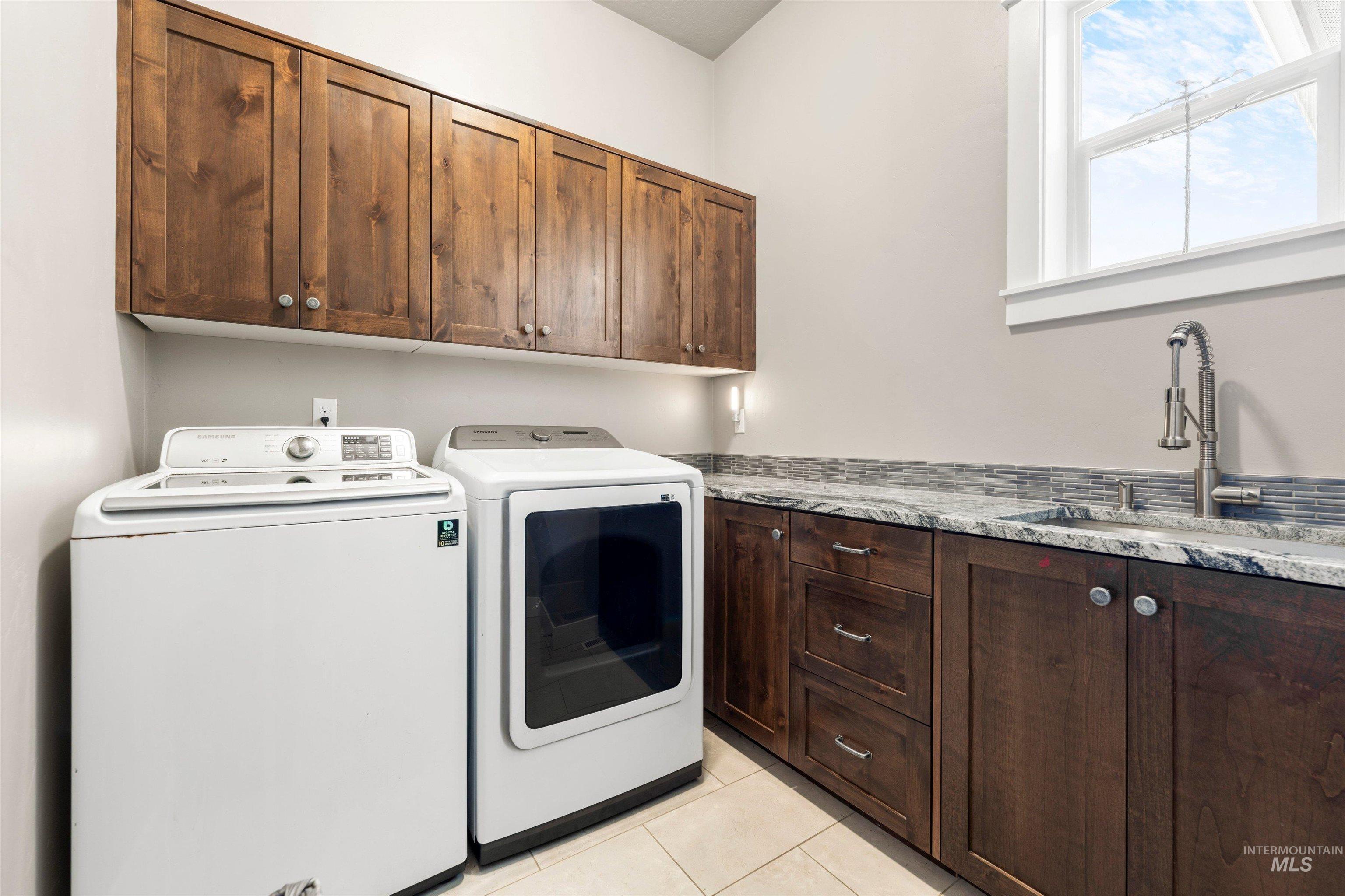 1360 N Bowknot Lake Way, Star, Idaho 83669, 4 Bedrooms, 3 Bathrooms, Residential For Sale, Price $889,000, 98981216