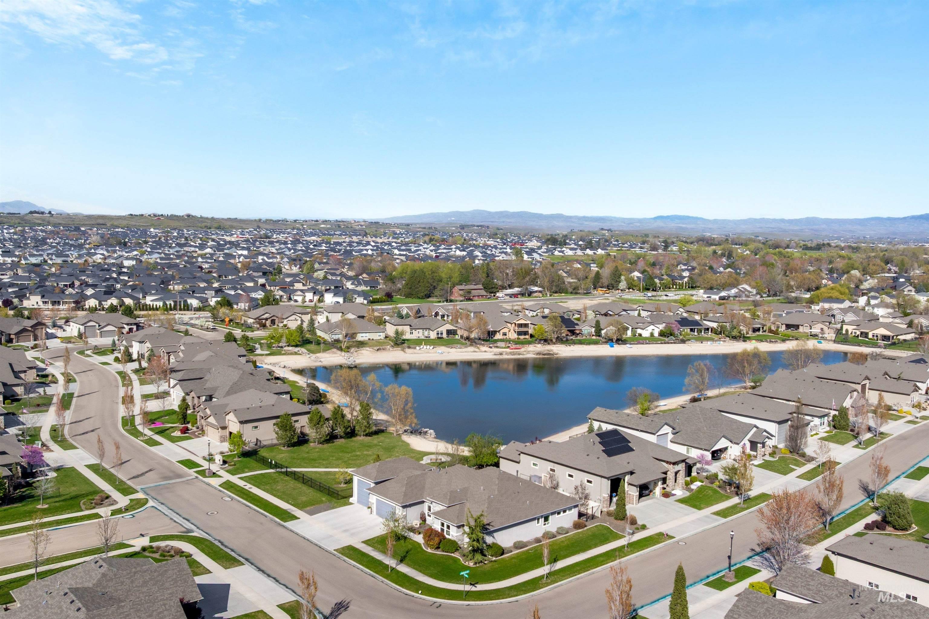 1360 N Bowknot Lake Way, Star, Idaho 83669, 4 Bedrooms, 3 Bathrooms, Residential For Sale, Price $889,000, 98981216