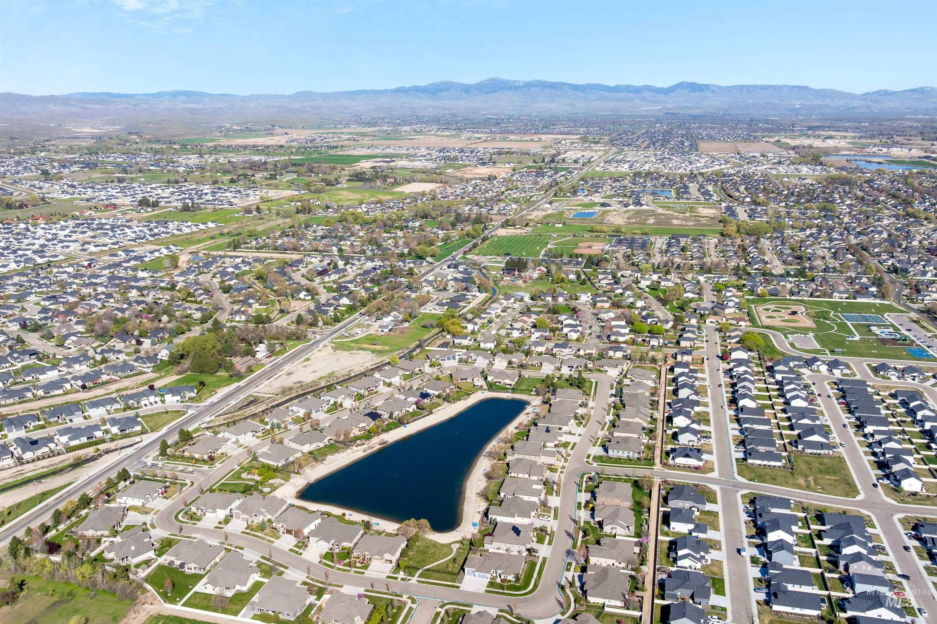 1360 N Bowknot Lake Way, Star, Idaho 83669, 4 Bedrooms, 3 Bathrooms, Residential For Sale, Price $889,000, 98981216