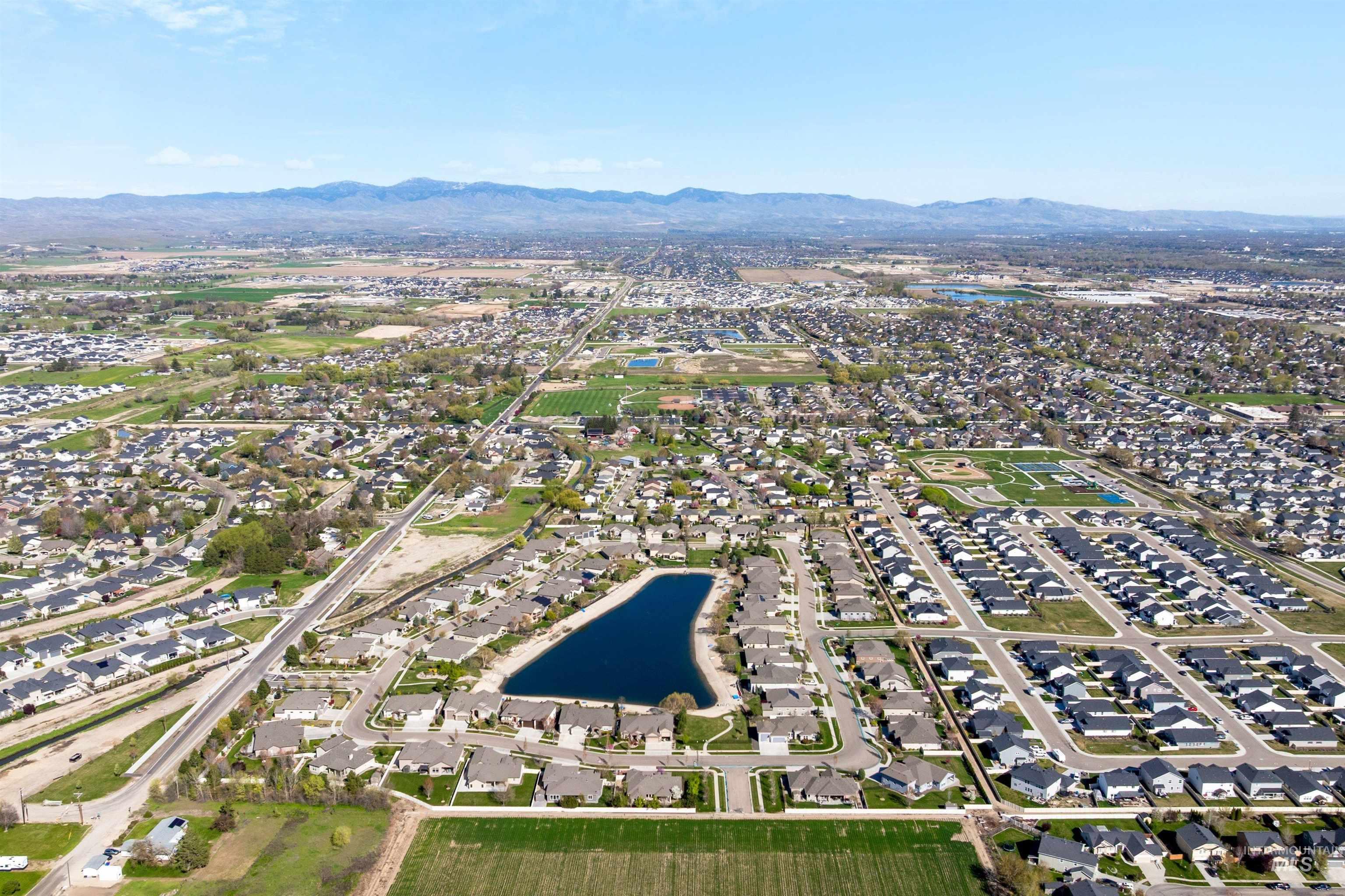 1360 N Bowknot Lake Way, Star, Idaho 83669, 4 Bedrooms, 3 Bathrooms, Residential For Sale, Price $889,000, 98981216