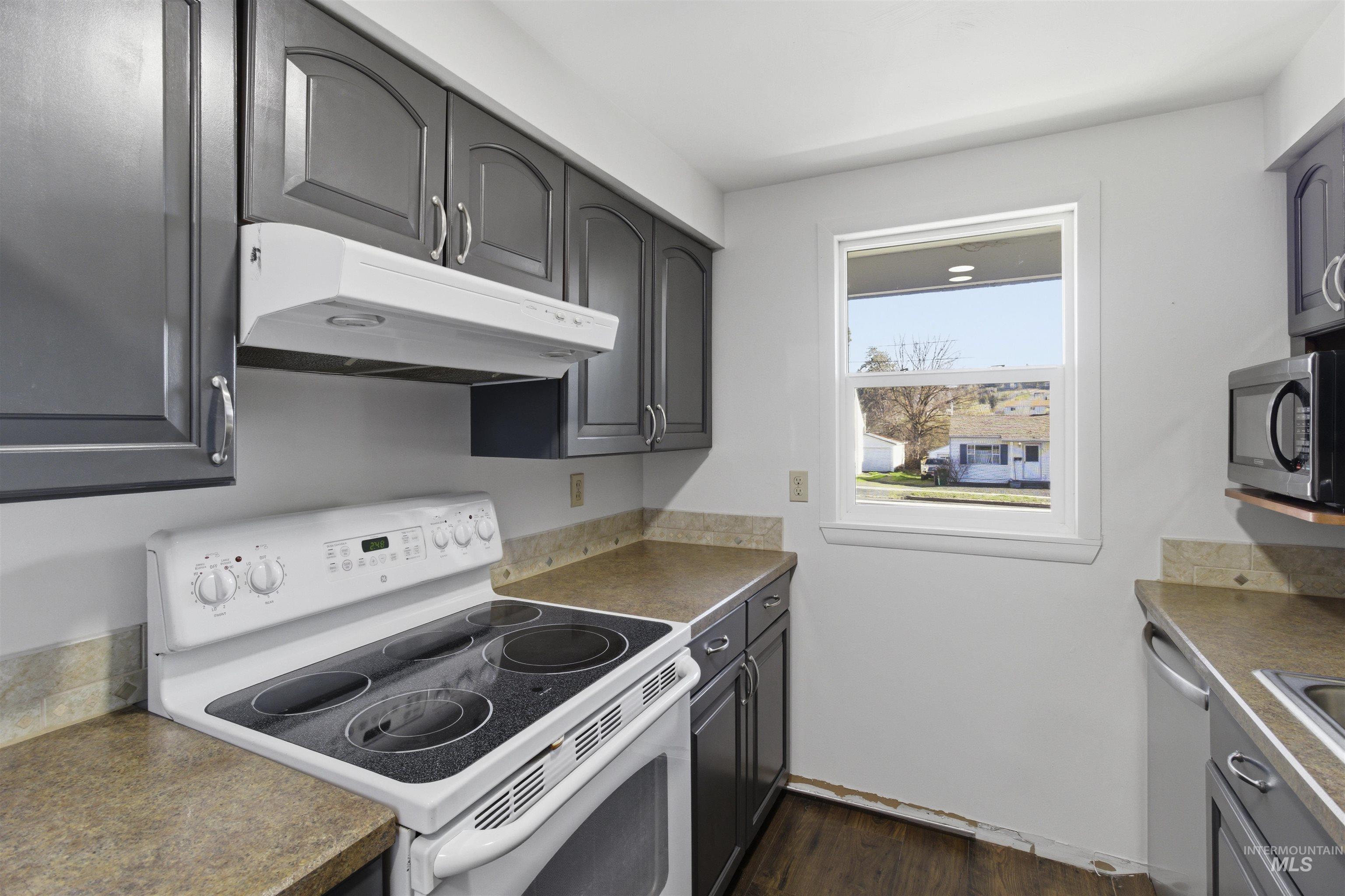 614 Kenneth St, Moscow, Idaho 83843, 3 Bedrooms, 1 Bathroom, Residential For Sale, Price $365,000, 98981217