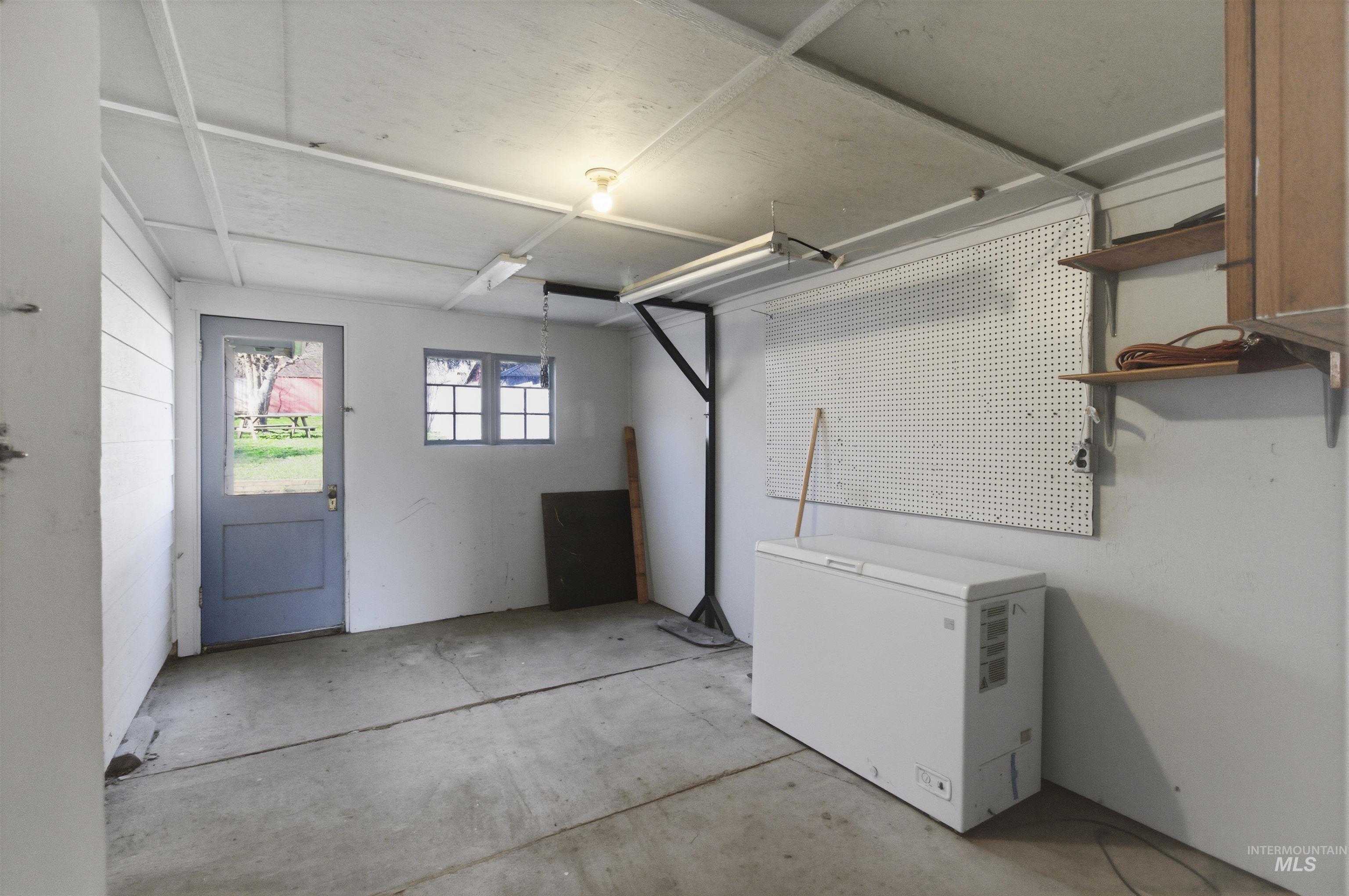 614 Kenneth St, Moscow, Idaho 83843, 3 Bedrooms, 1 Bathroom, Residential For Sale, Price $365,000, 98981217