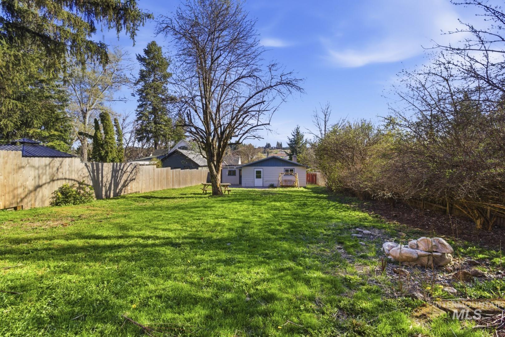 614 Kenneth St, Moscow, Idaho 83843, 3 Bedrooms, 1 Bathroom, Residential For Sale, Price $365,000, 98981217