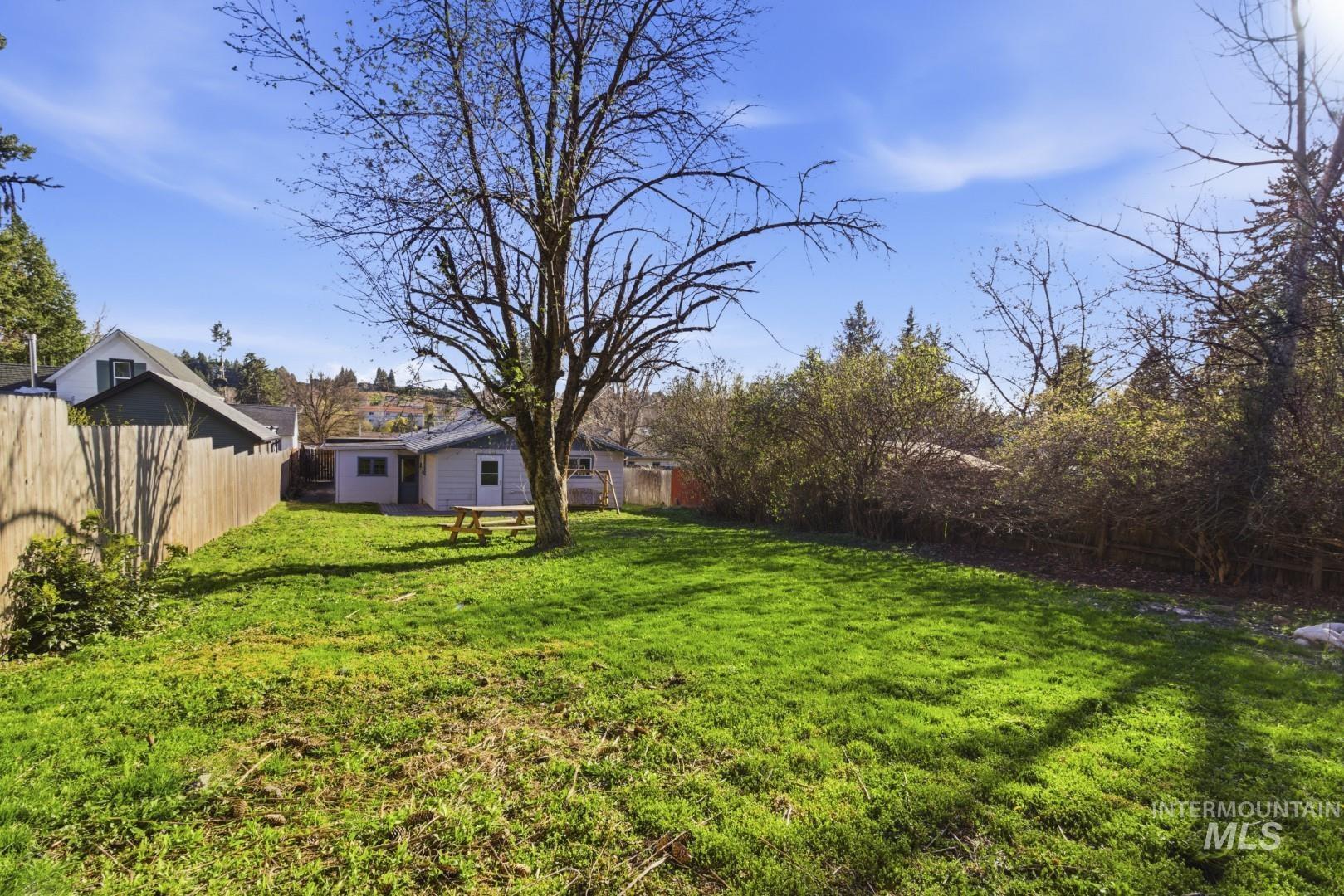 614 Kenneth St, Moscow, Idaho 83843, 3 Bedrooms, 1 Bathroom, Residential For Sale, Price $365,000, 98981217