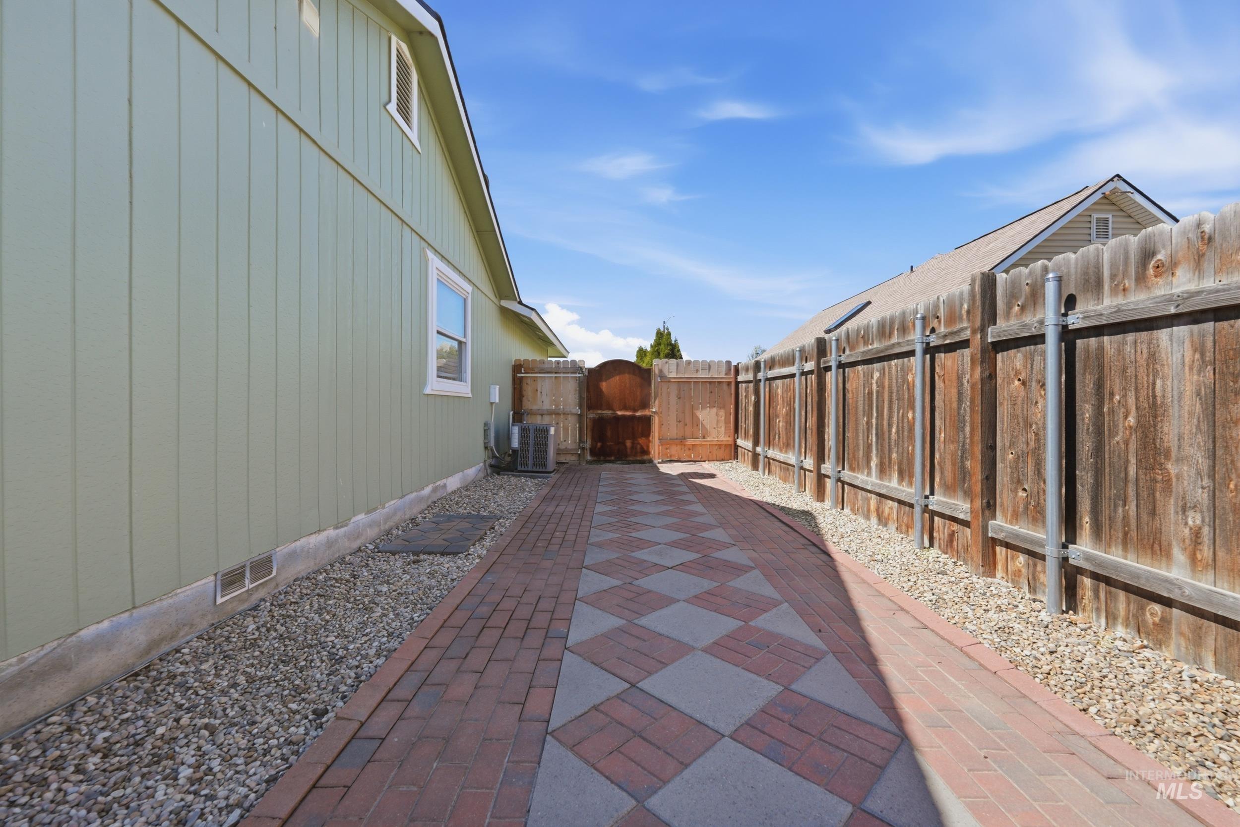 2811 Pisces Drive, Caldwell, Idaho 83605, 3 Bedrooms, 2 Bathrooms, Residential For Sale, Price $369,900, 98981218