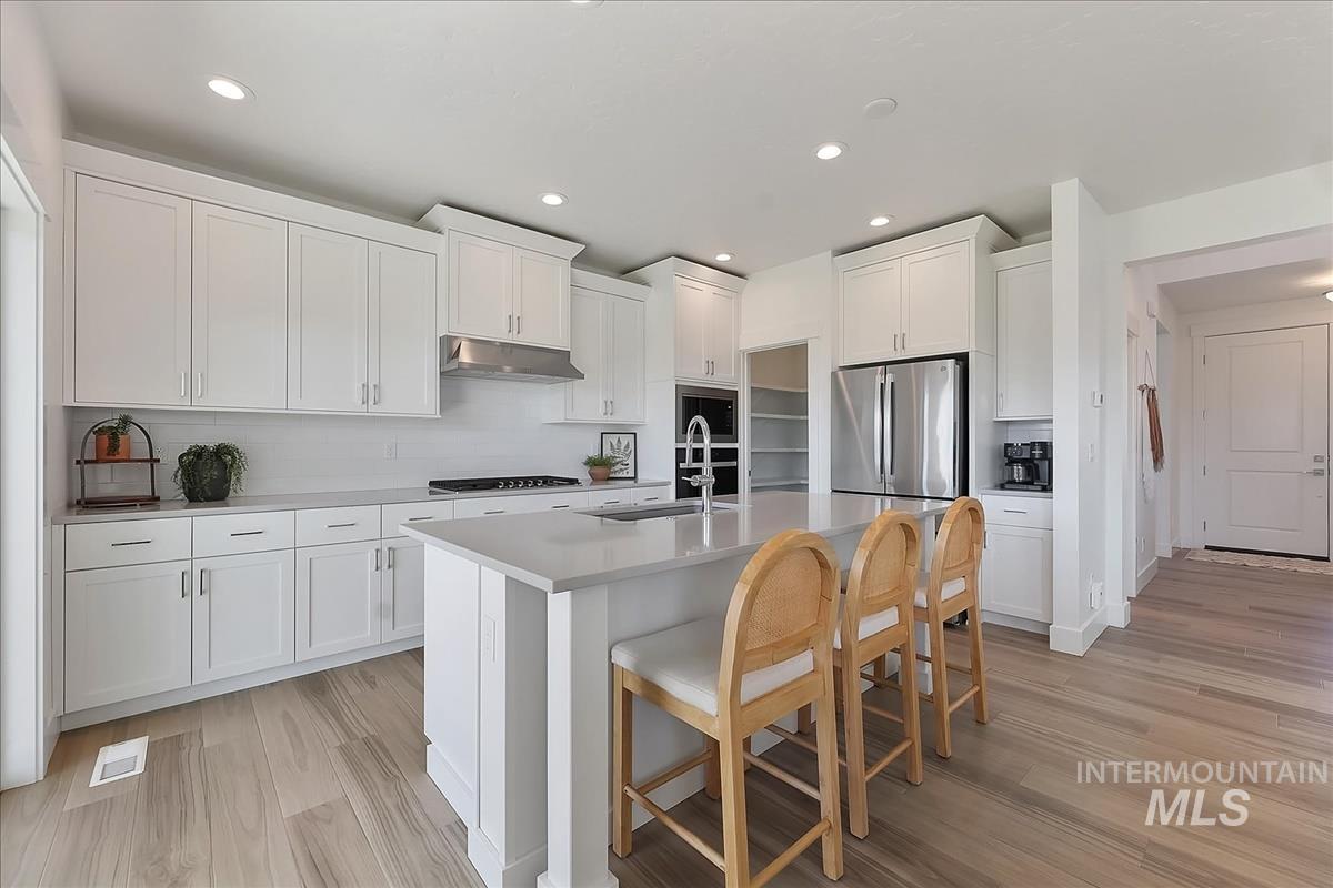 8881 W Snow Wolf Dr, Star, Idaho 83669, 3 Bedrooms, 2.5 Bathrooms, Residential For Sale, Price $550,000, 98981219