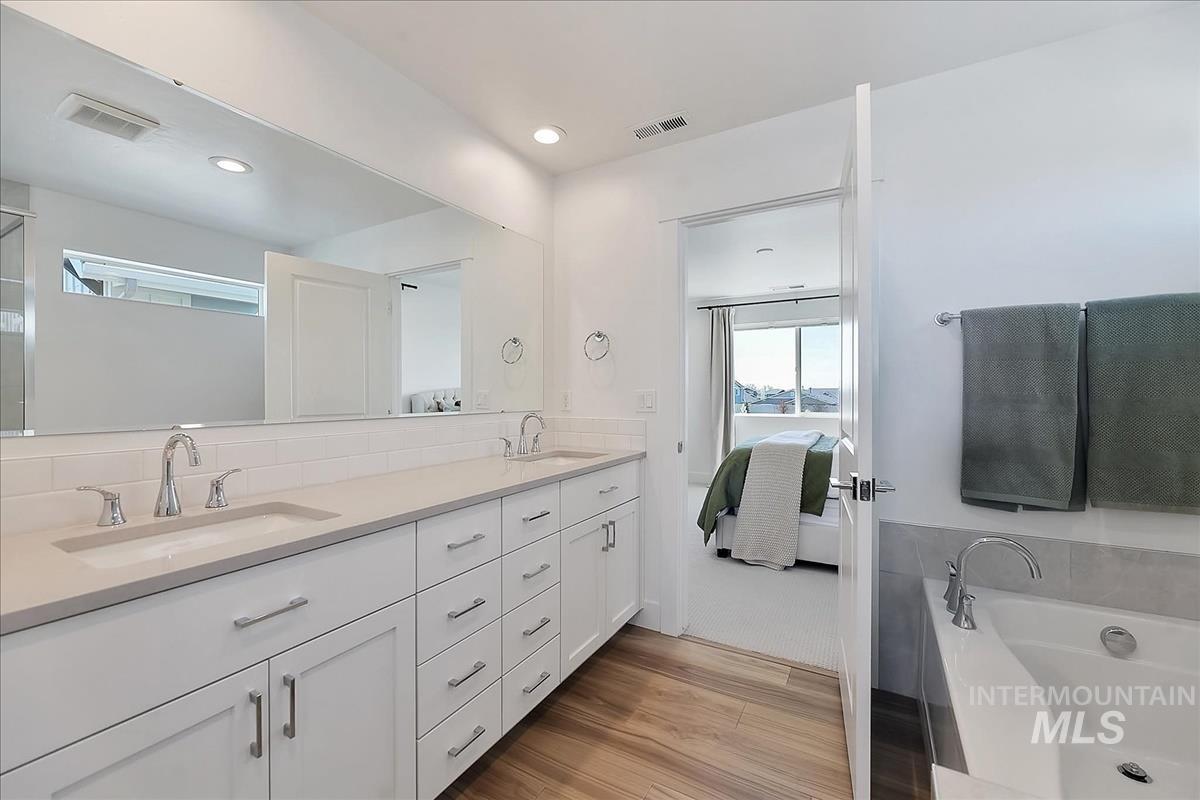 8881 W Snow Wolf Dr, Star, Idaho 83669, 3 Bedrooms, 2.5 Bathrooms, Residential For Sale, Price $550,000, 98981219