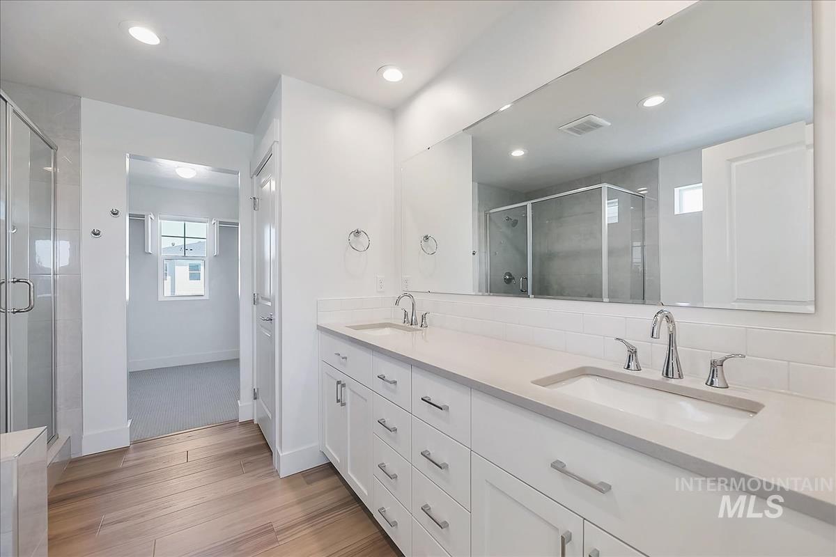 8881 W Snow Wolf Dr, Star, Idaho 83669, 3 Bedrooms, 2.5 Bathrooms, Residential For Sale, Price $550,000, 98981219