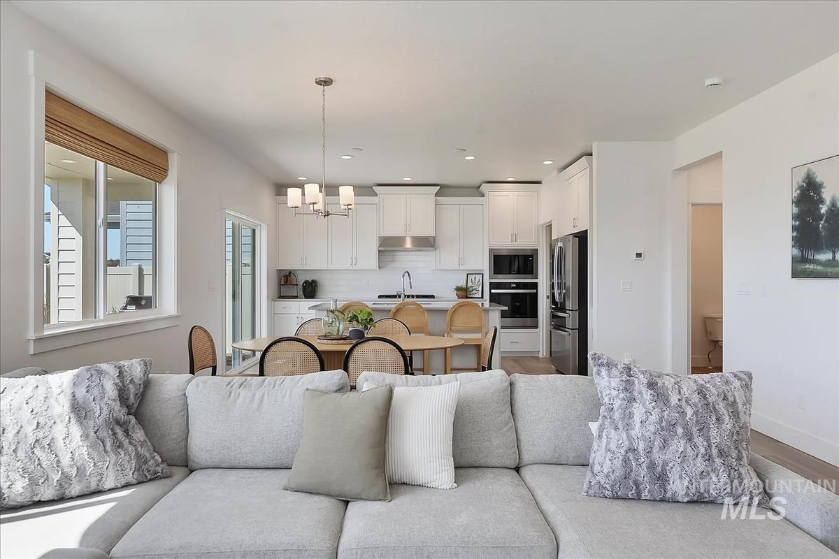 8881 W Snow Wolf Dr, Star, Idaho 83669, 3 Bedrooms, 2.5 Bathrooms, Residential For Sale, Price $550,000, 98981219