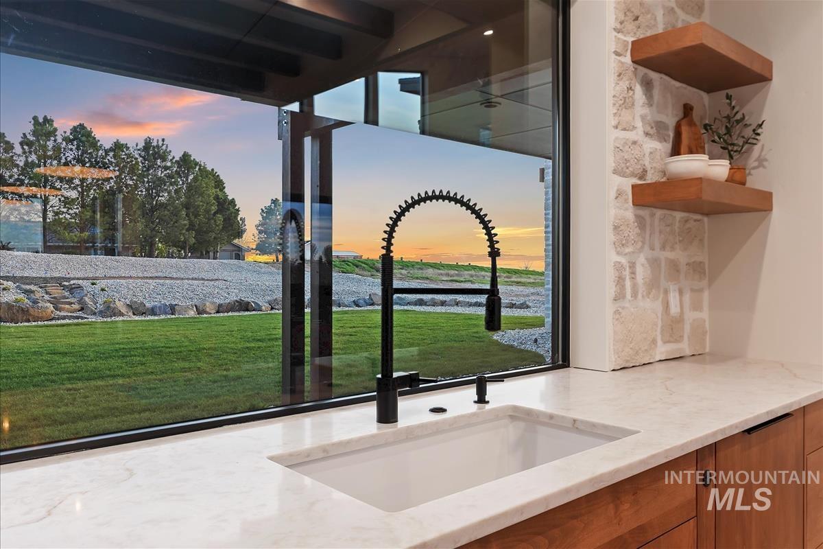 8085 Quail Hollow Dr, Middleton, Idaho 83644, 4 Bedrooms, 4.5 Bathrooms, Residential For Sale, Price $1,699,900, 98981220