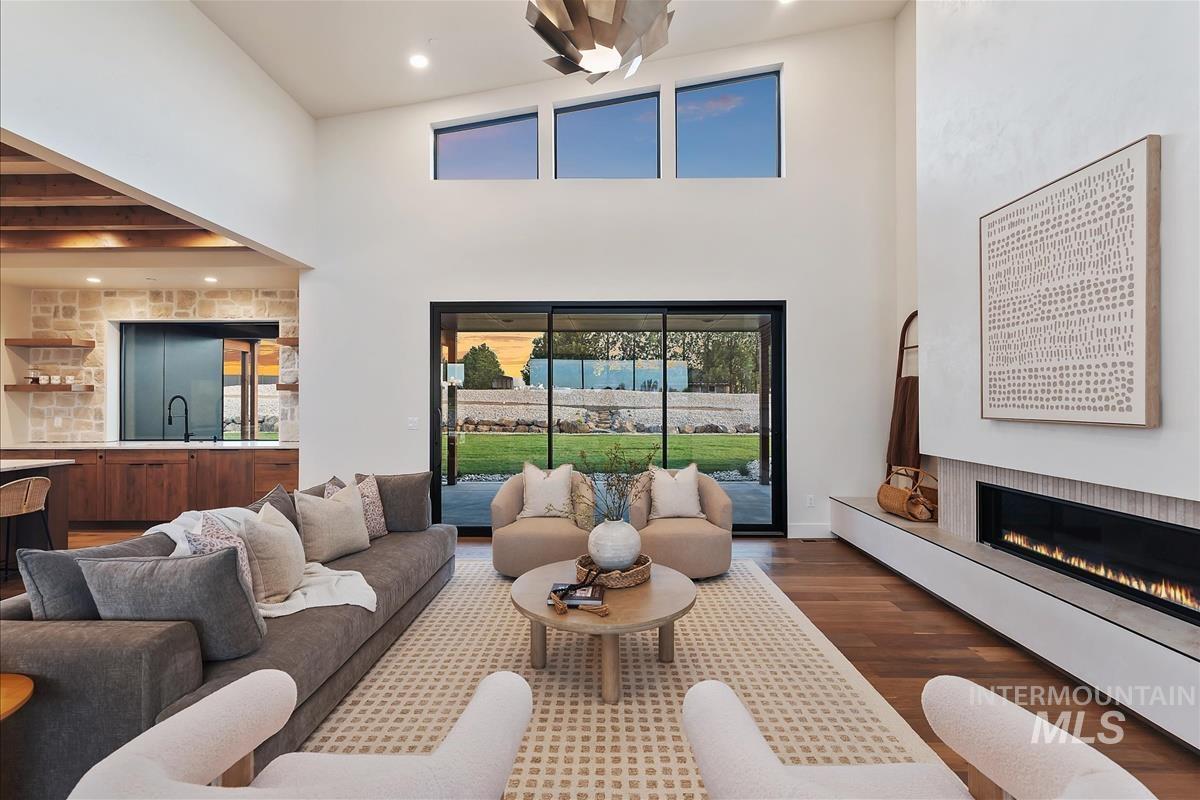 8085 Quail Hollow Dr, Middleton, Idaho 83644, 4 Bedrooms, 4.5 Bathrooms, Residential For Sale, Price $1,699,900, 98981220