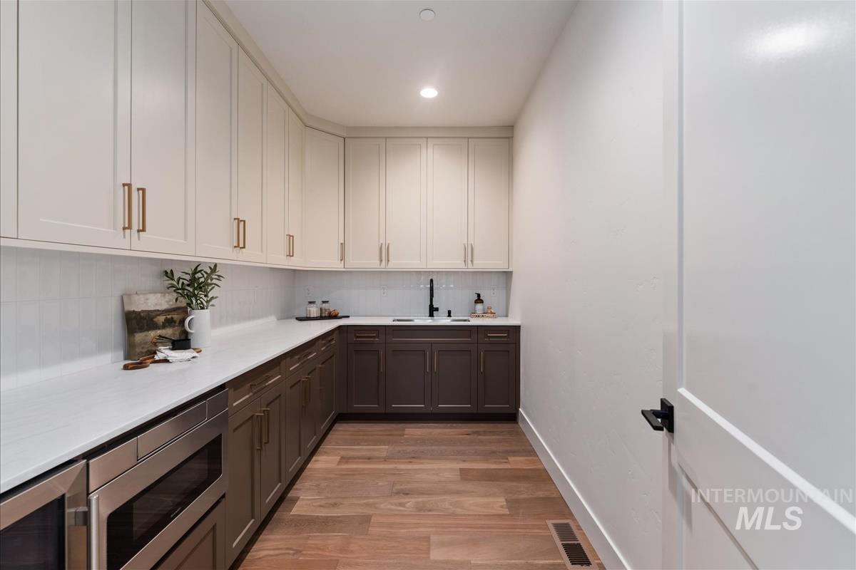 8085 Quail Hollow Dr, Middleton, Idaho 83644, 4 Bedrooms, 4.5 Bathrooms, Residential For Sale, Price $1,699,900, 98981220