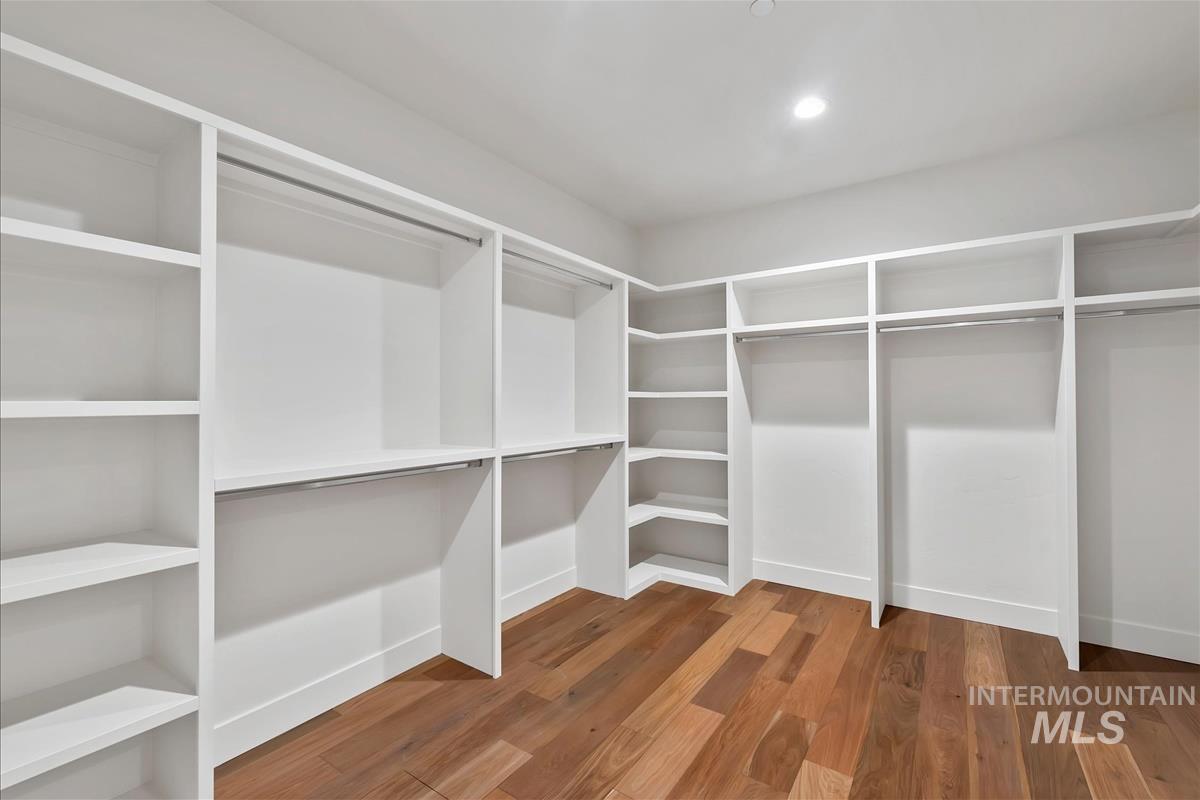 8085 Quail Hollow Dr, Middleton, Idaho 83644, 4 Bedrooms, 4.5 Bathrooms, Residential For Sale, Price $1,699,900, 98981220