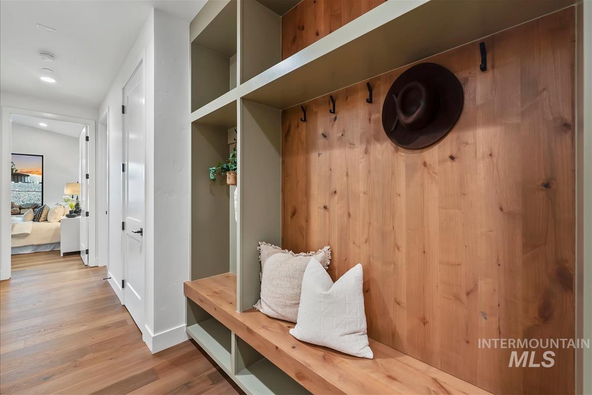 8085 Quail Hollow Dr, Middleton, Idaho 83644, 4 Bedrooms, 4.5 Bathrooms, Residential For Sale, Price $1,699,900, 98981220