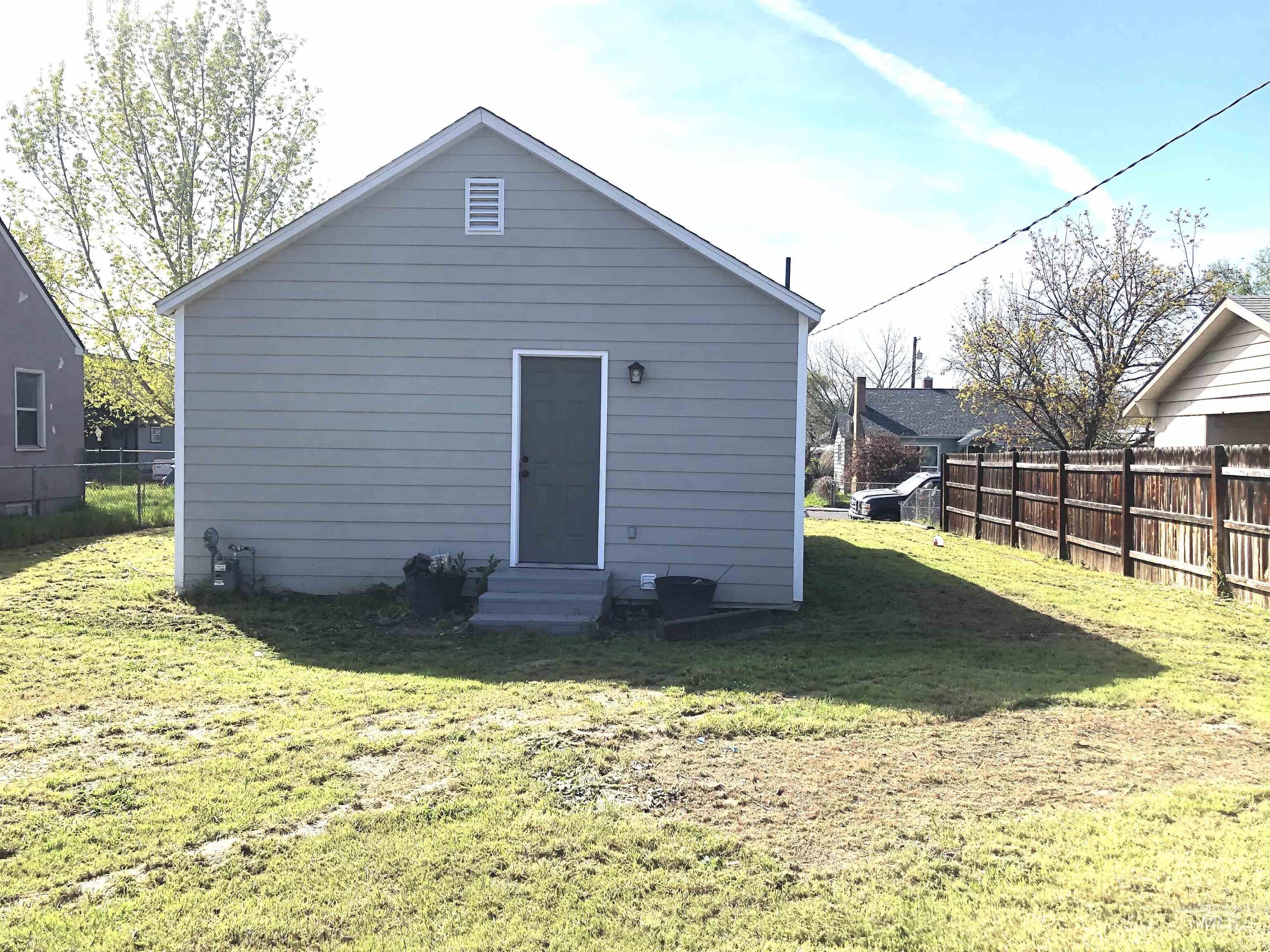 717 10th St., Clarkston, Washington 99403, 2 Bedrooms, 1 Bathroom, Residential For Sale, Price $210,000, 98981222