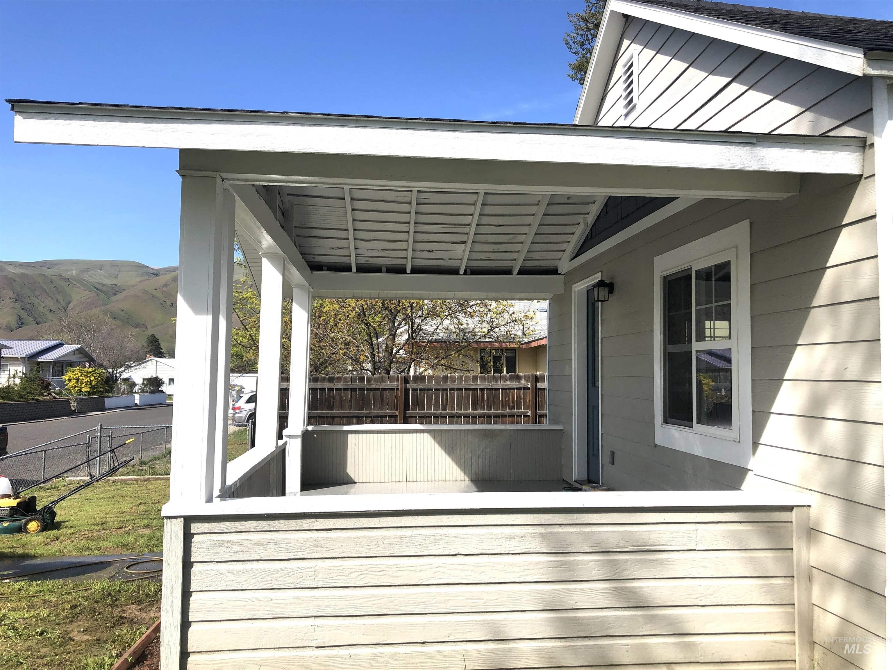 717 10th St., Clarkston, Washington 99403, 2 Bedrooms, 1 Bathroom, Residential For Sale, Price $210,000, 98981222