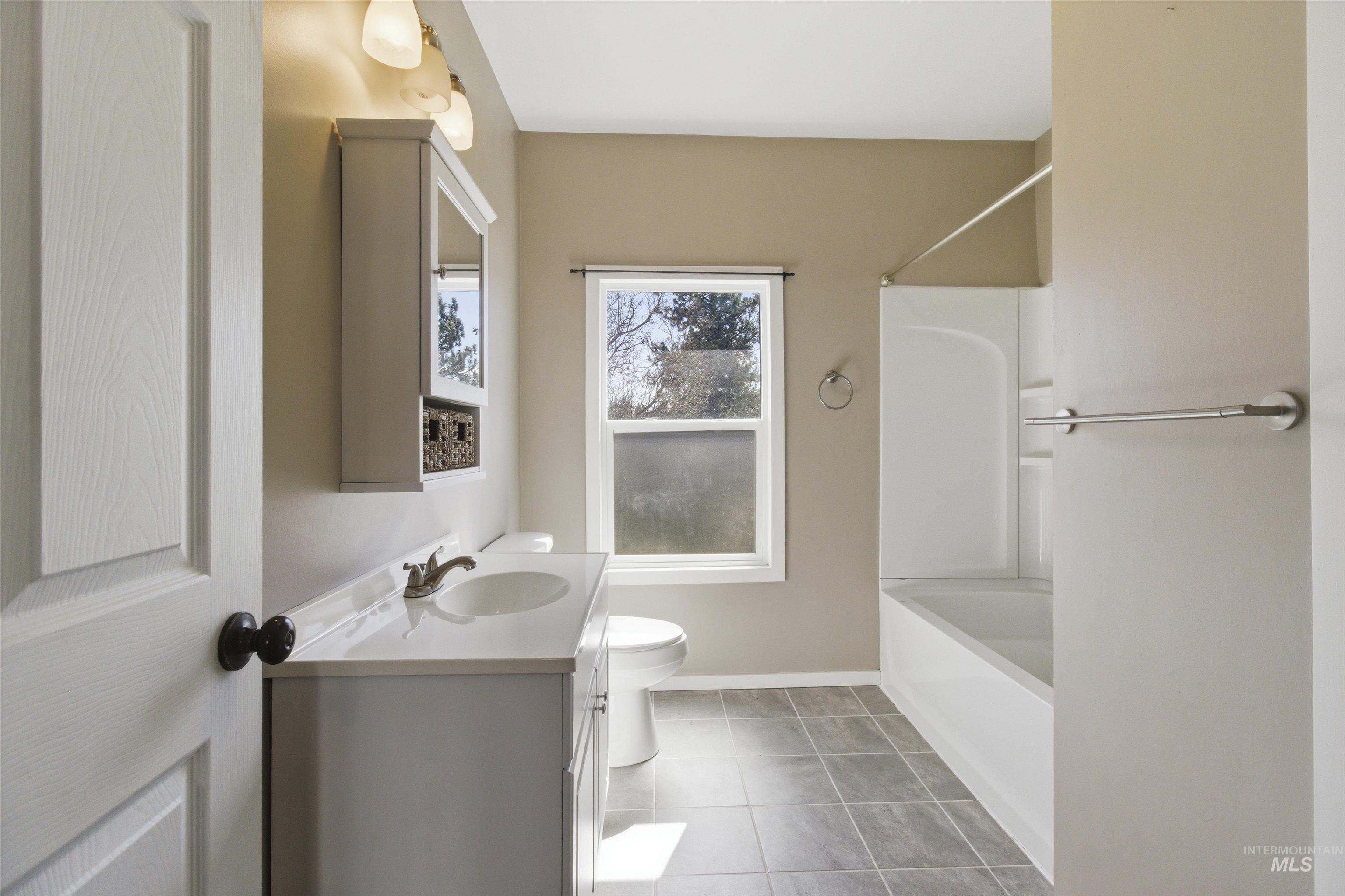 600 Main St, Deary, Idaho 83832, 2 Bedrooms, 2 Bathrooms, Residential For Sale, Price $315,000, 98981224