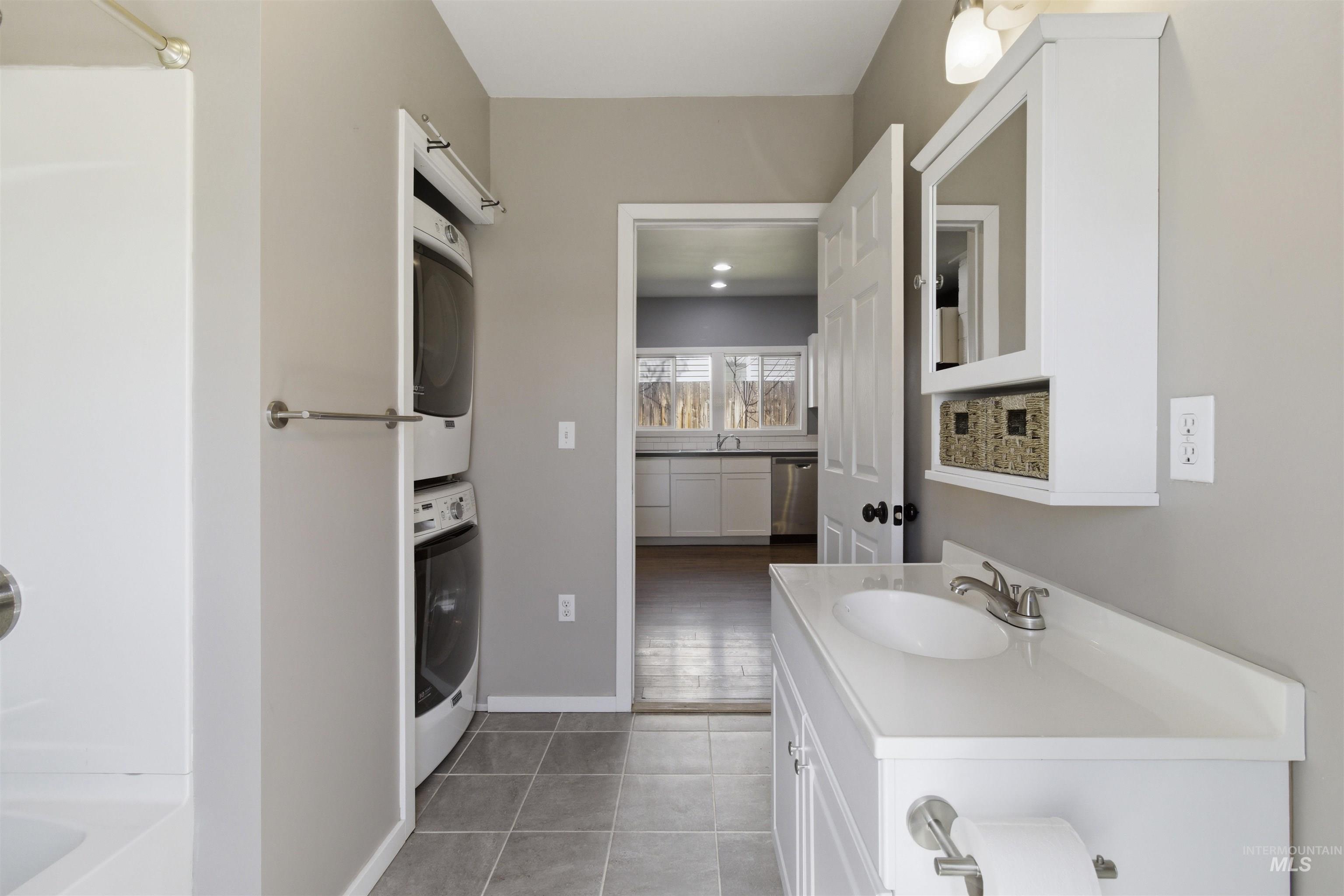 600 Main St, Deary, Idaho 83832, 2 Bedrooms, 2 Bathrooms, Residential For Sale, Price $315,000, 98981224