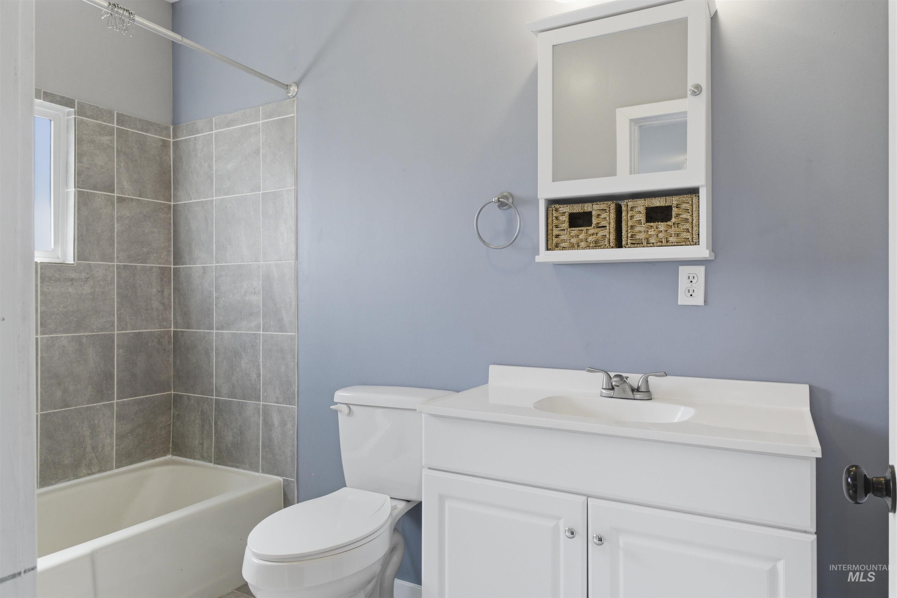 600 Main St, Deary, Idaho 83832, 2 Bedrooms, 2 Bathrooms, Residential For Sale, Price $315,000, 98981224