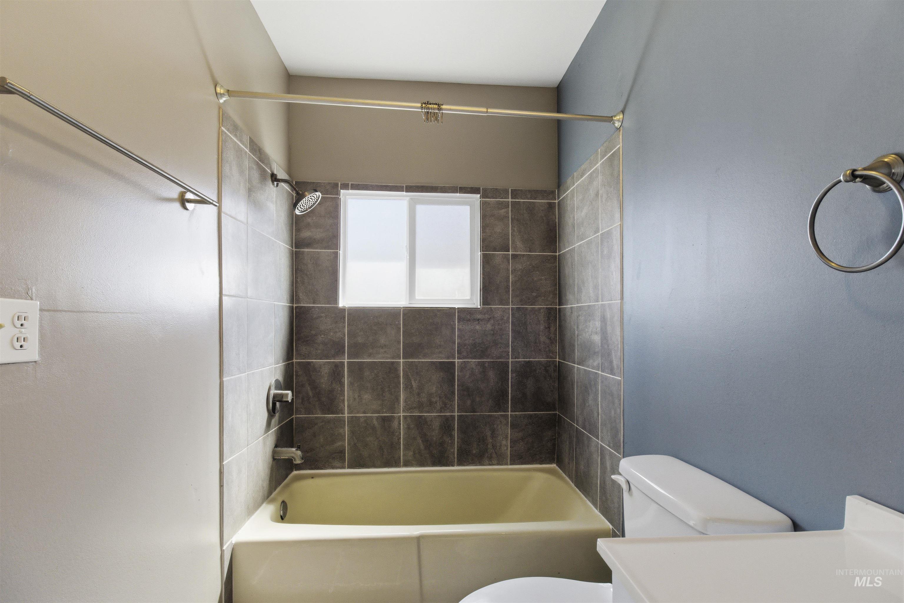 600 Main St, Deary, Idaho 83832, 2 Bedrooms, 2 Bathrooms, Residential For Sale, Price $315,000, 98981224