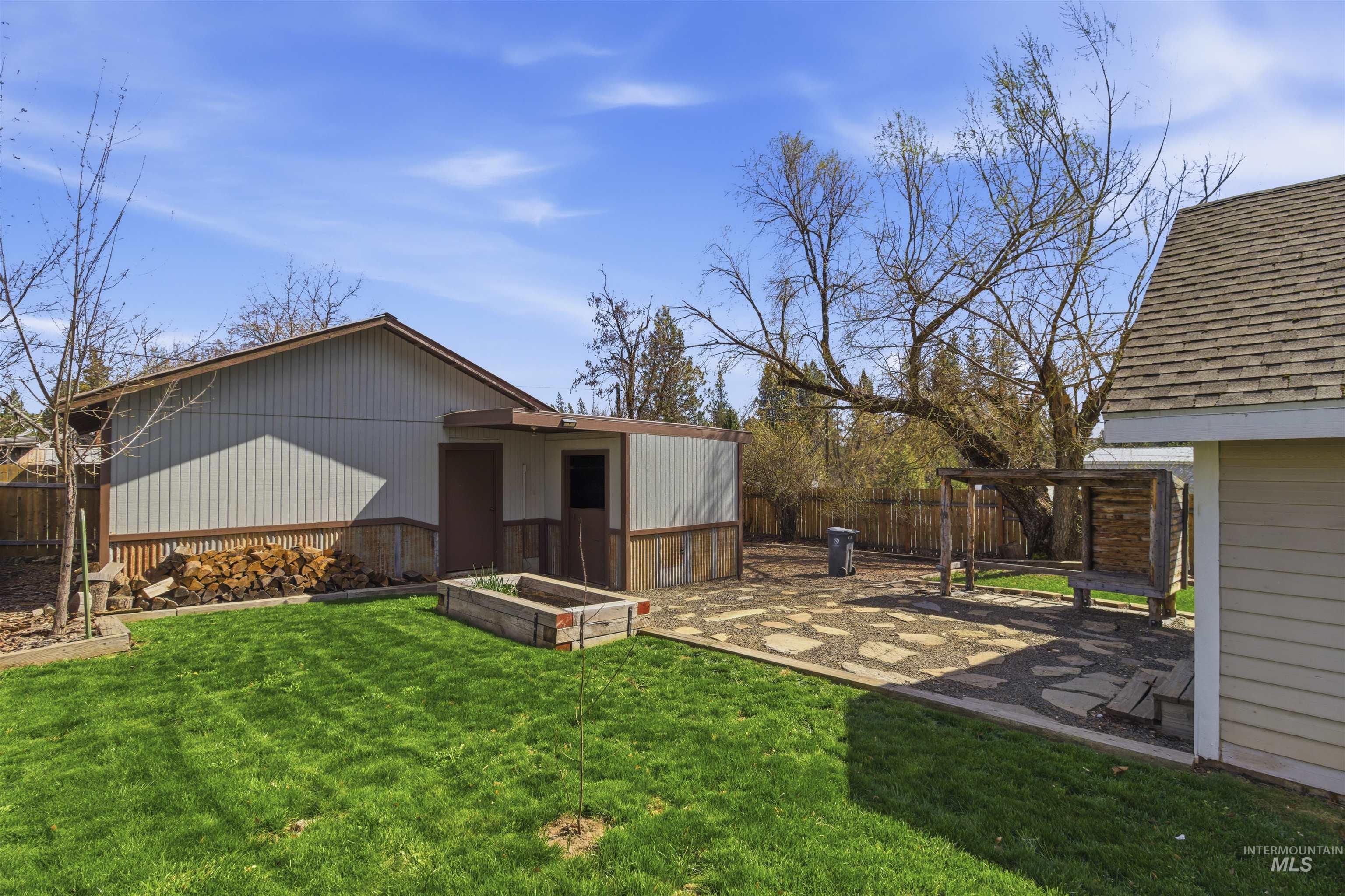 600 Main St, Deary, Idaho 83832, 2 Bedrooms, 2 Bathrooms, Residential For Sale, Price $315,000, 98981224