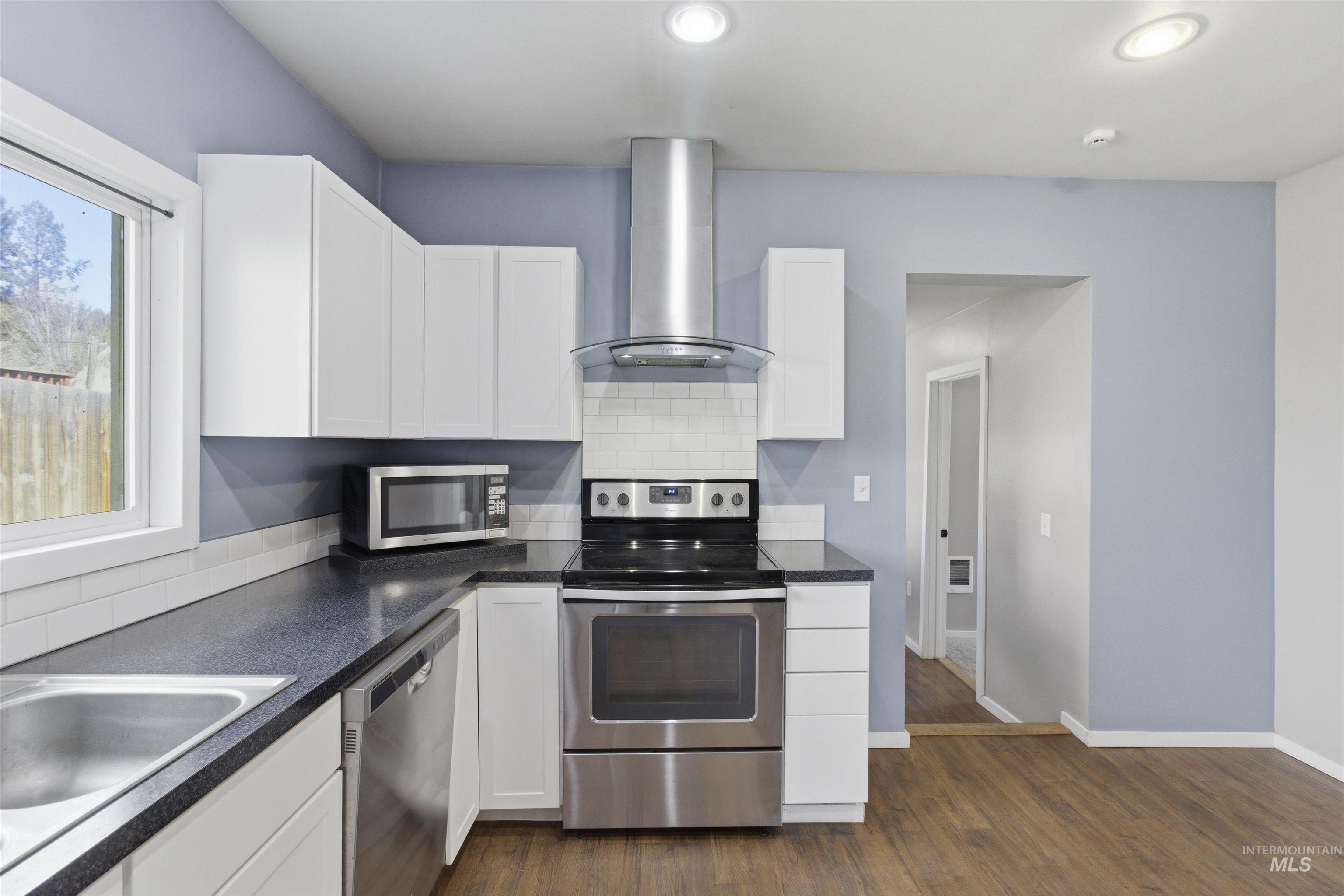 600 Main St, Deary, Idaho 83832, 2 Bedrooms, 2 Bathrooms, Residential For Sale, Price $315,000, 98981224