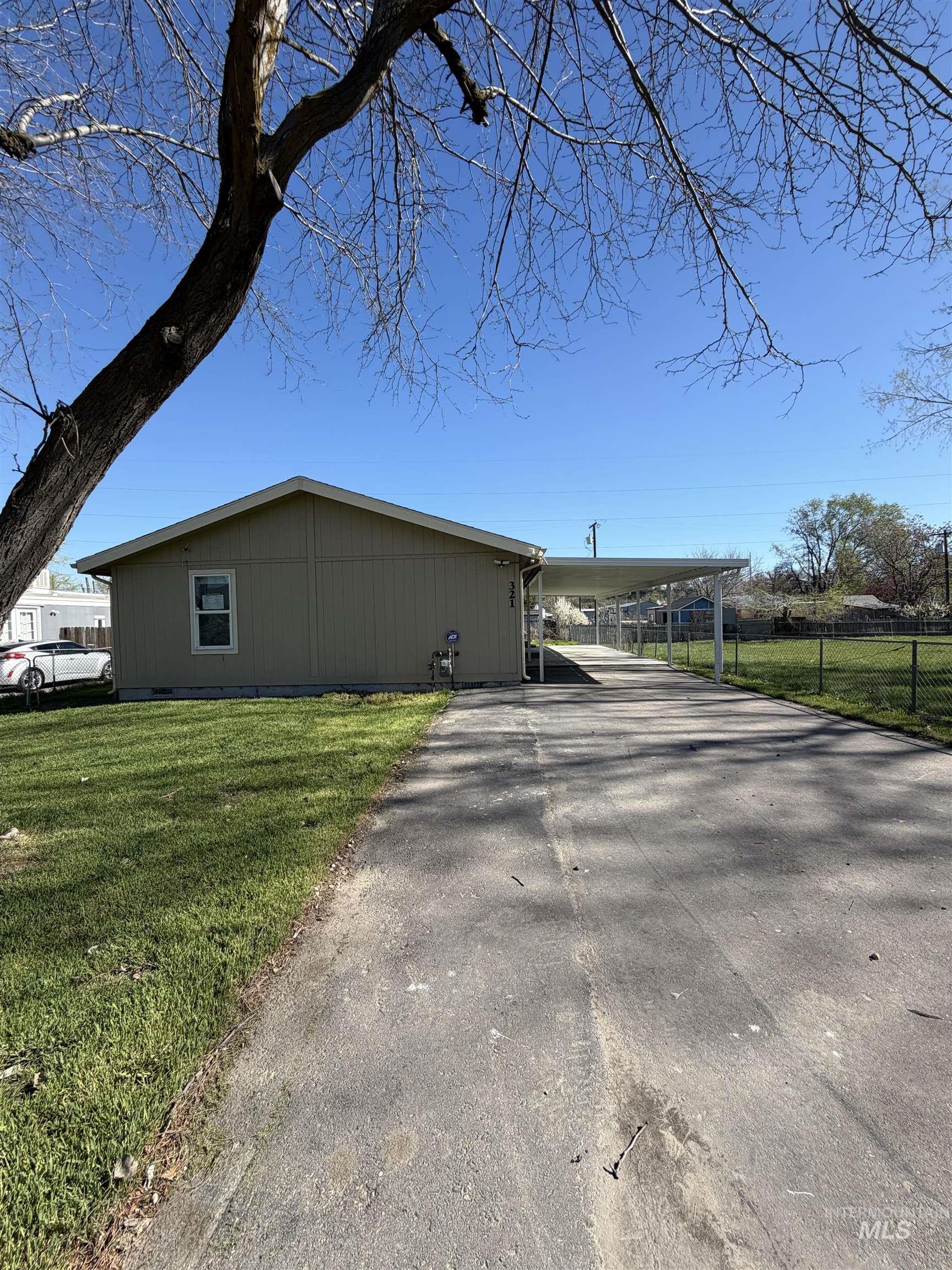 321 Joliet St, Caldwell, Idaho 83605, 3 Bedrooms, 2 Bathrooms, Residential For Sale, Price $220,000, 98981226