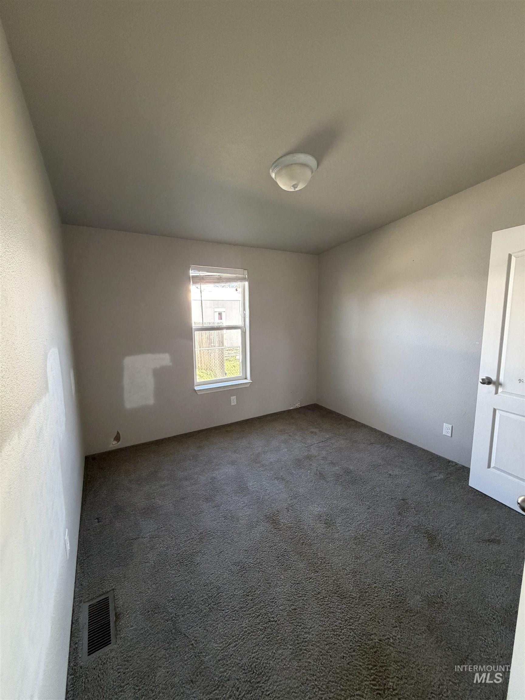 321 Joliet St, Caldwell, Idaho 83605, 3 Bedrooms, 2 Bathrooms, Residential For Sale, Price $220,000, 98981226