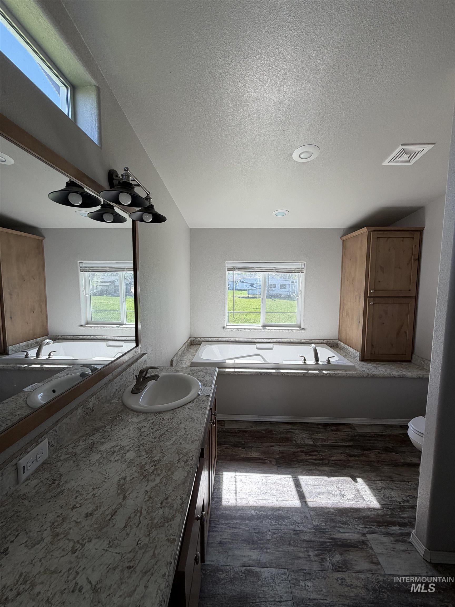 321 Joliet St, Caldwell, Idaho 83605, 3 Bedrooms, 2 Bathrooms, Residential For Sale, Price $220,000, 98981226