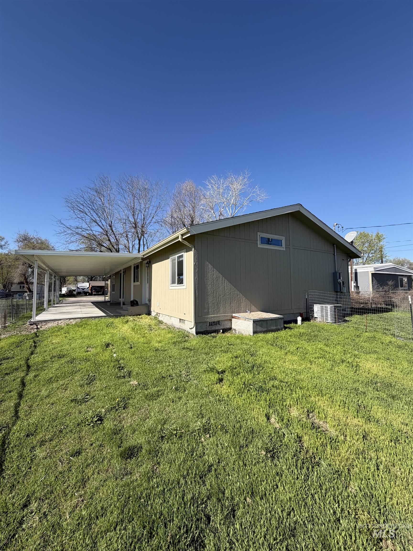 321 Joliet St, Caldwell, Idaho 83605, 3 Bedrooms, 2 Bathrooms, Residential For Sale, Price $220,000, 98981226