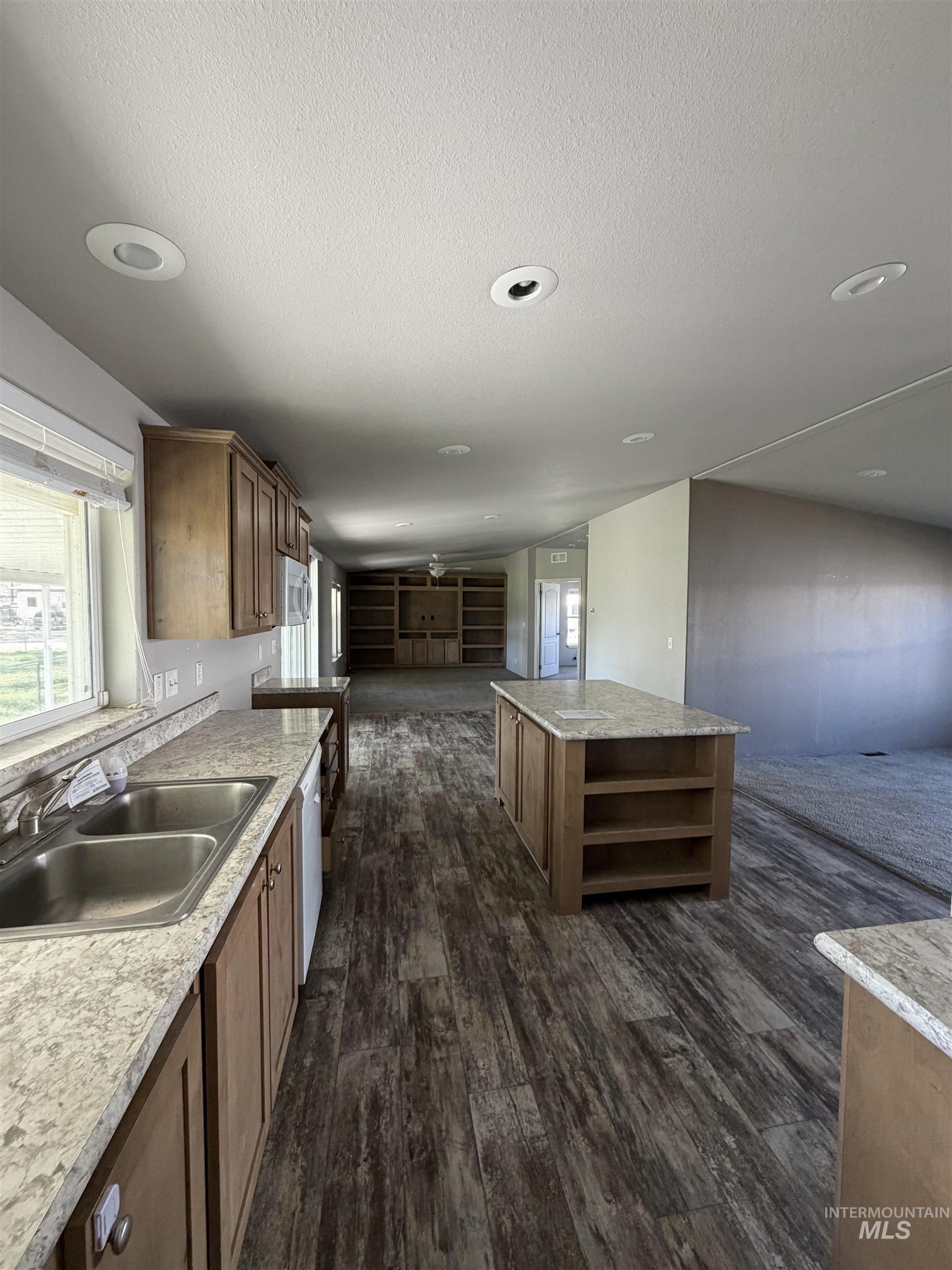 321 Joliet St, Caldwell, Idaho 83605, 3 Bedrooms, 2 Bathrooms, Residential For Sale, Price $220,000, 98981226