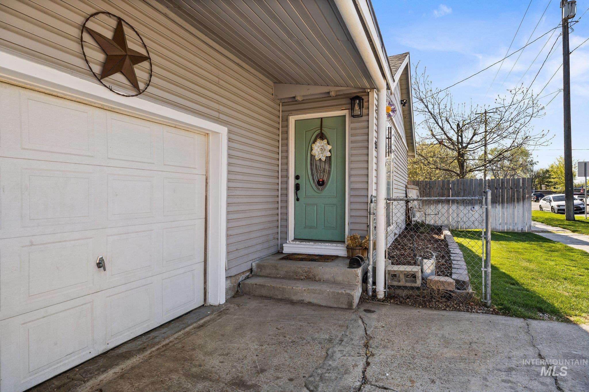 1504 N 2nd St, Nampa, Idaho 83687, 3 Bedrooms, 1 Bathroom, Residential For Sale, Price $294,000, 98981229