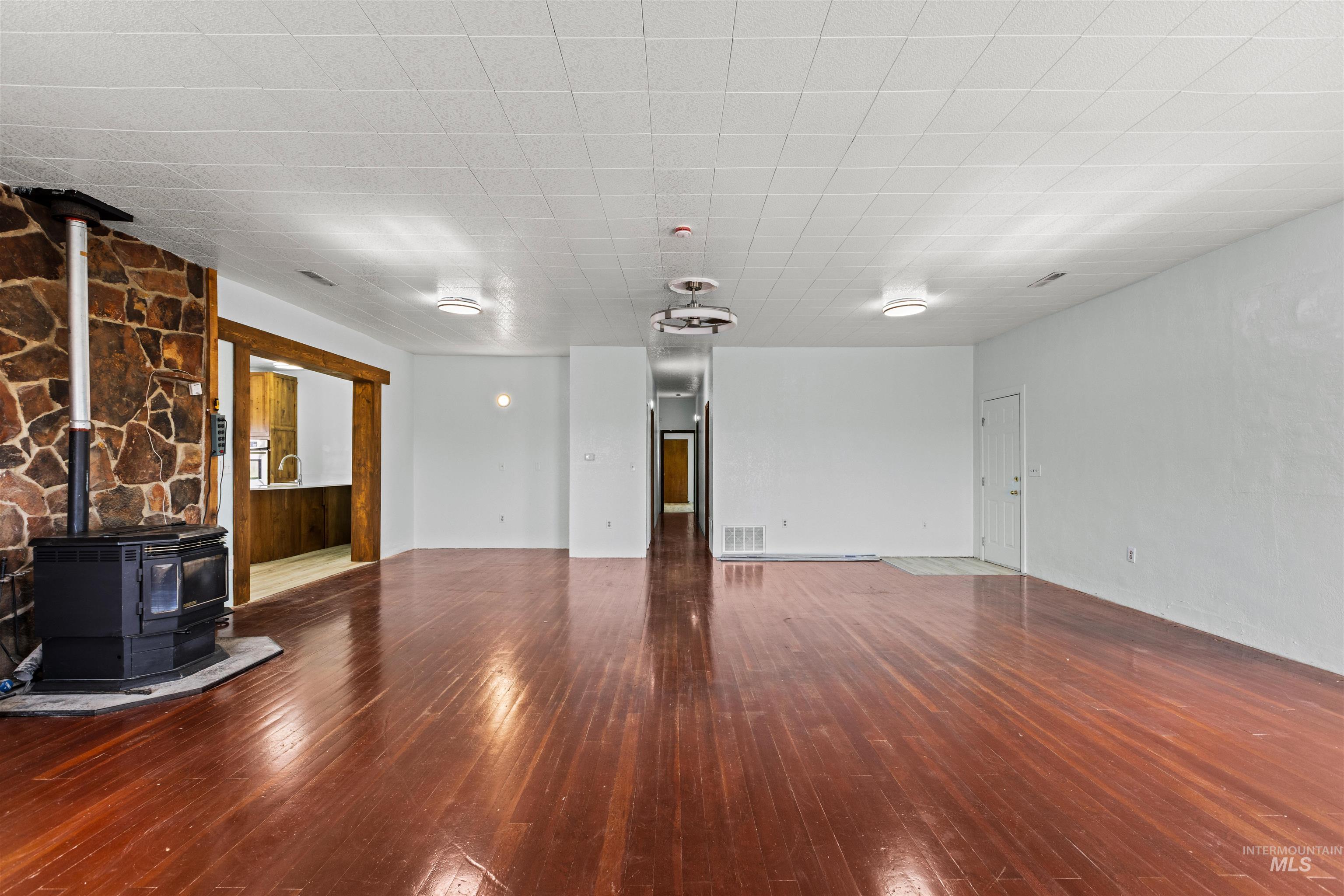 5168 Jump Creek Rd, Homedale, Idaho 83628-3677, 3 Bedrooms, 1.5 Bathrooms, Residential For Sale, Price $450,000, 98981231