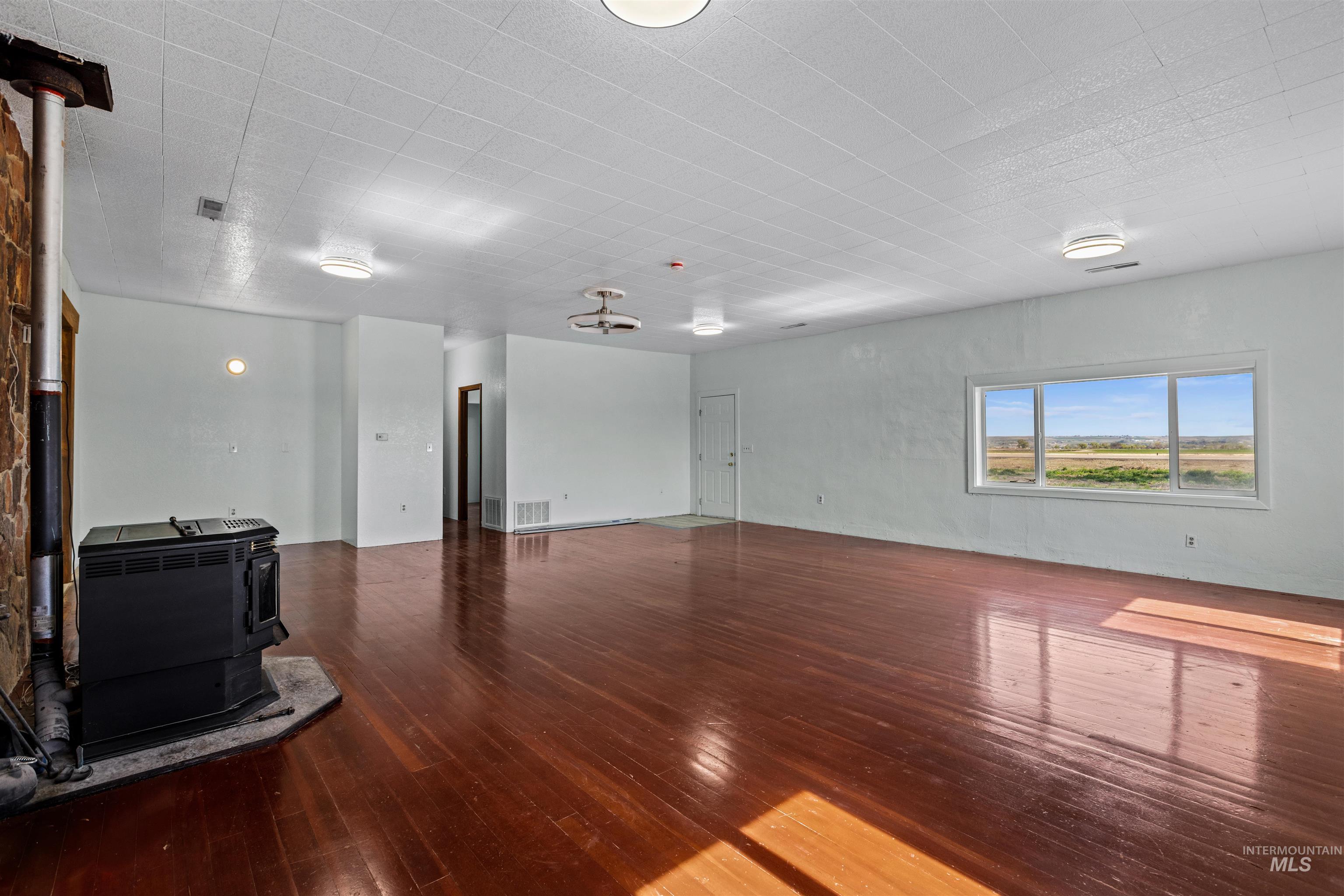 5168 Jump Creek Rd, Homedale, Idaho 83628-3677, 3 Bedrooms, 1.5 Bathrooms, Residential For Sale, Price $450,000, 98981231