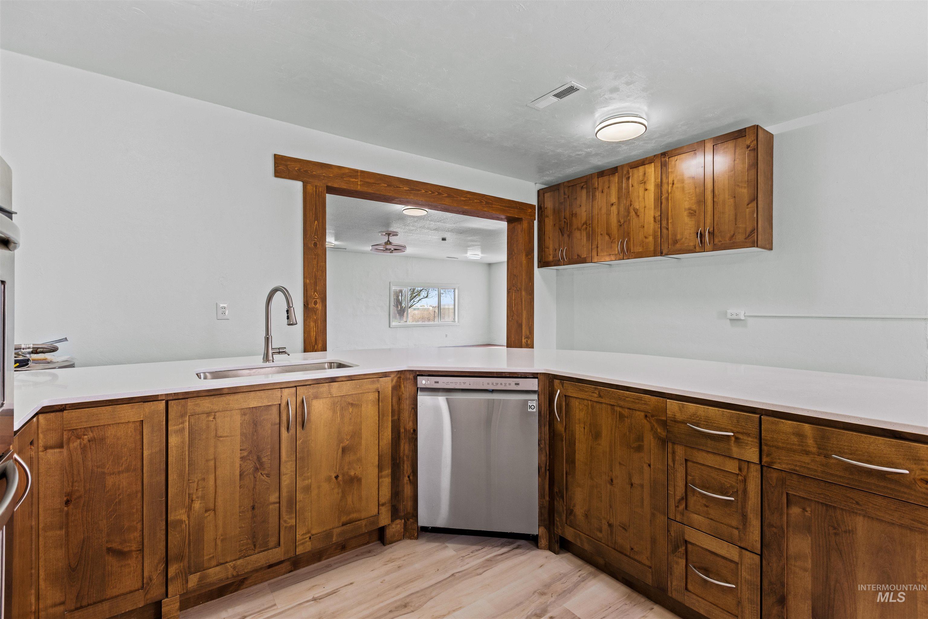 5168 Jump Creek Rd, Homedale, Idaho 83628-3677, 3 Bedrooms, 1.5 Bathrooms, Residential For Sale, Price $450,000, 98981231