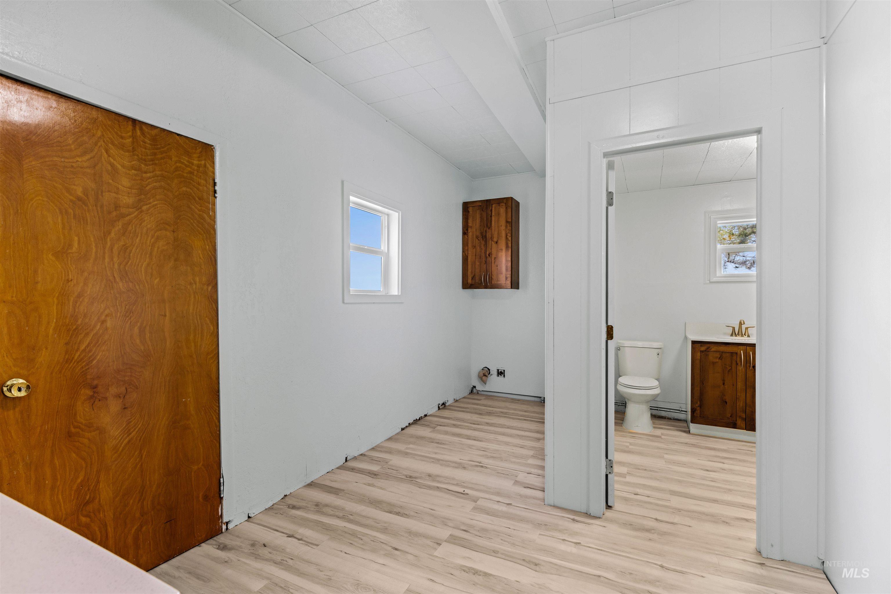 5168 Jump Creek Rd, Homedale, Idaho 83628-3677, 3 Bedrooms, 1.5 Bathrooms, Residential For Sale, Price $450,000, 98981231