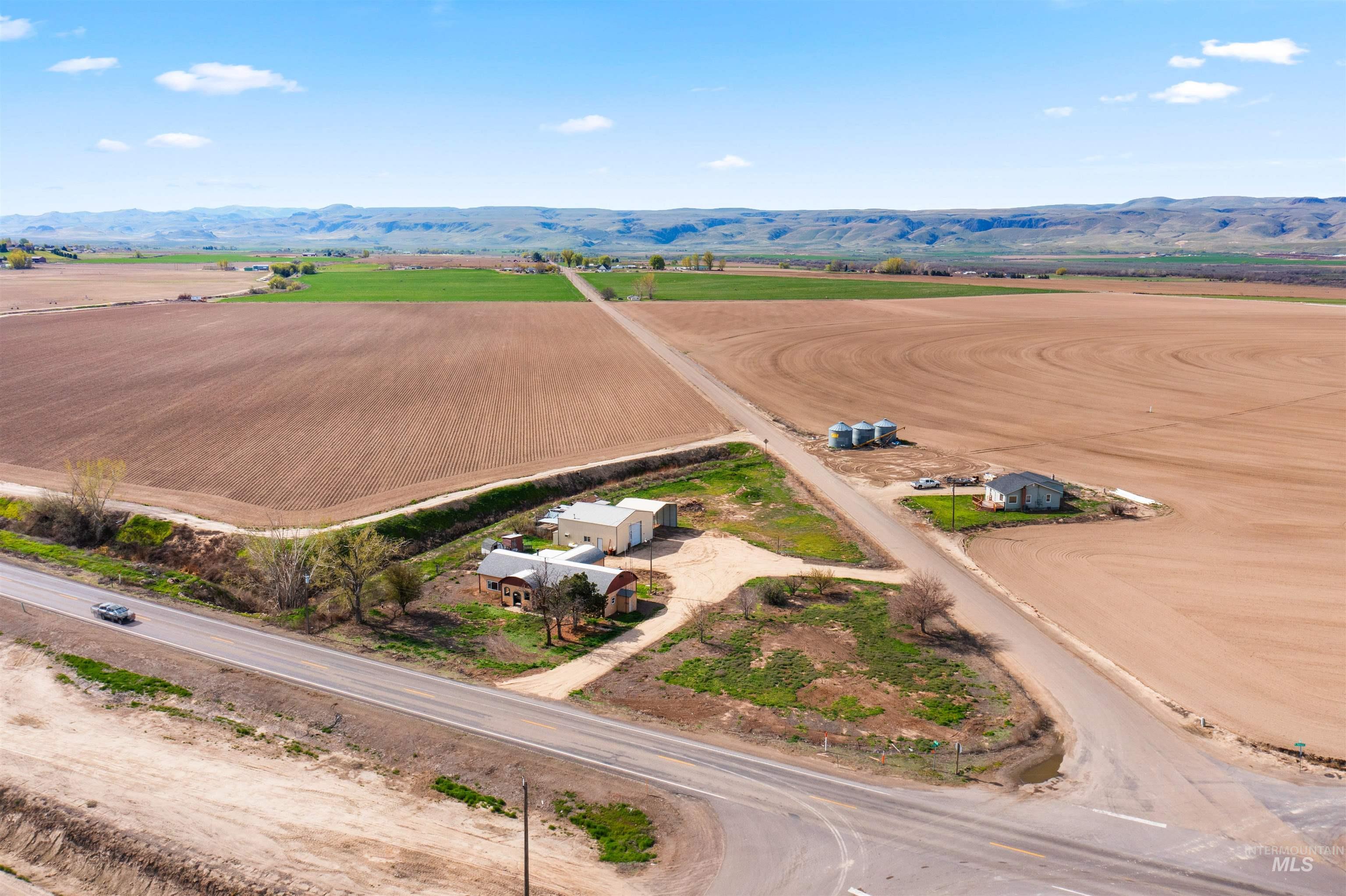 5168 Jump Creek Rd, Homedale, Idaho 83628-3677, 3 Bedrooms, 1.5 Bathrooms, Residential For Sale, Price $450,000, 98981231