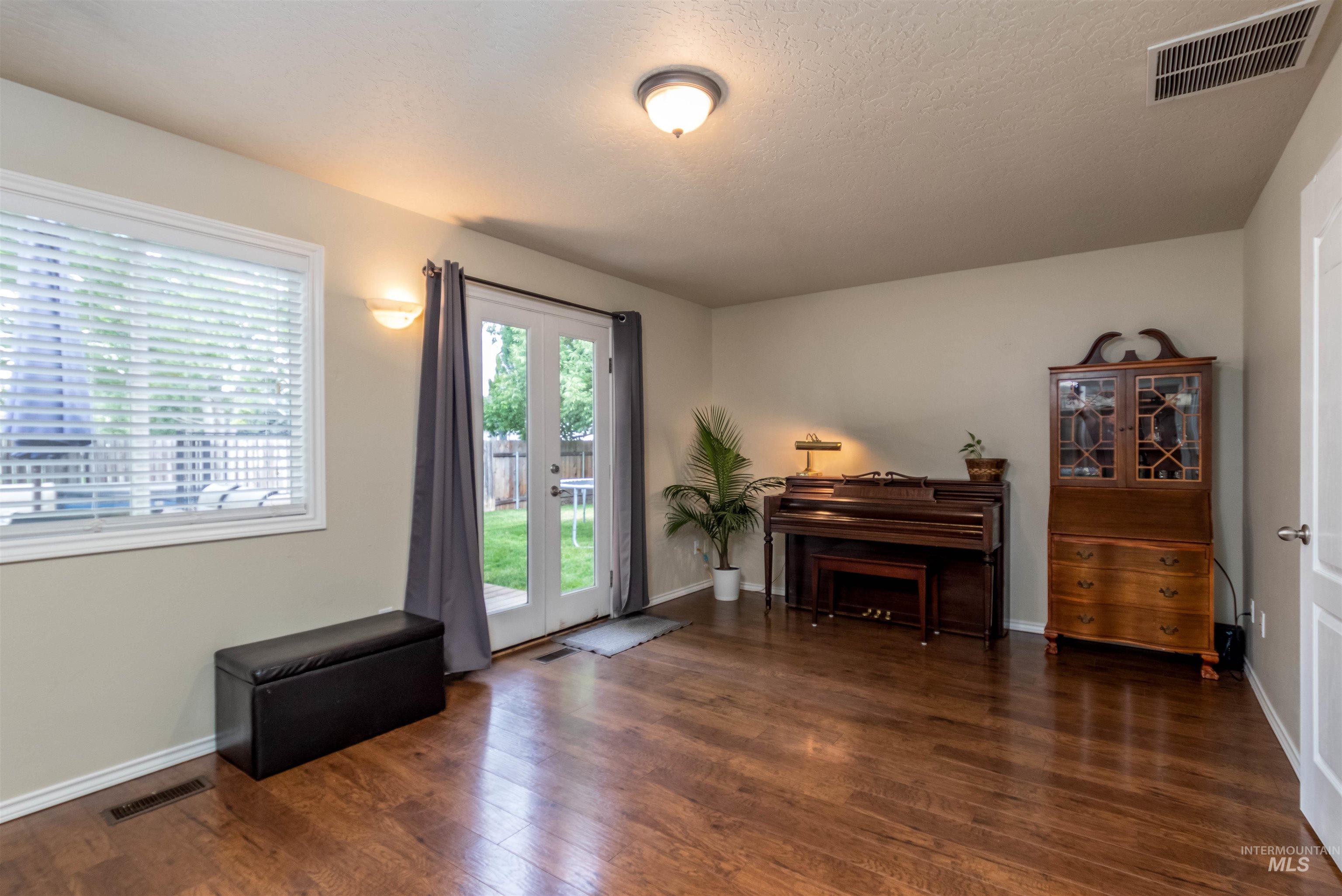 485 N Nebula, Star, Idaho 83669, 4 Bedrooms, 2.5 Bathrooms, Residential For Sale, Price $495,000, 98981234