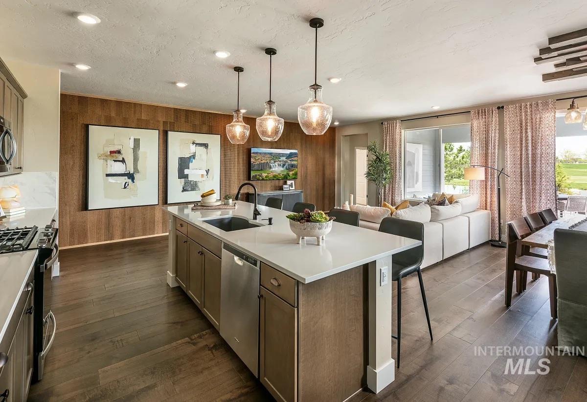 11729 W Reining Horse Ln, Kuna, Idaho 83634, 2 Bedrooms, 2 Bathrooms, Residential For Sale, Price $526,387, 98981238