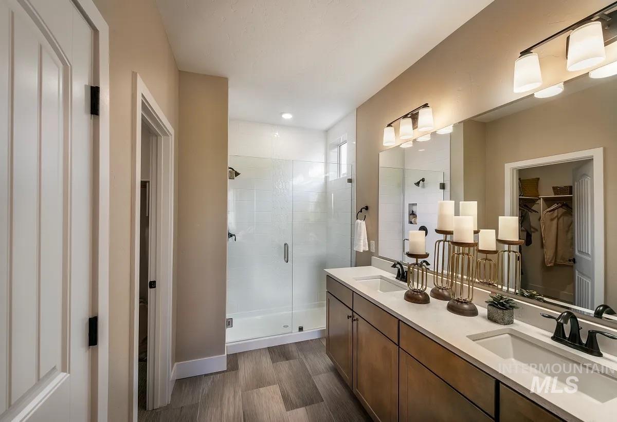 11729 W Reining Horse Ln, Kuna, Idaho 83634, 2 Bedrooms, 2 Bathrooms, Residential For Sale, Price $526,387, 98981238