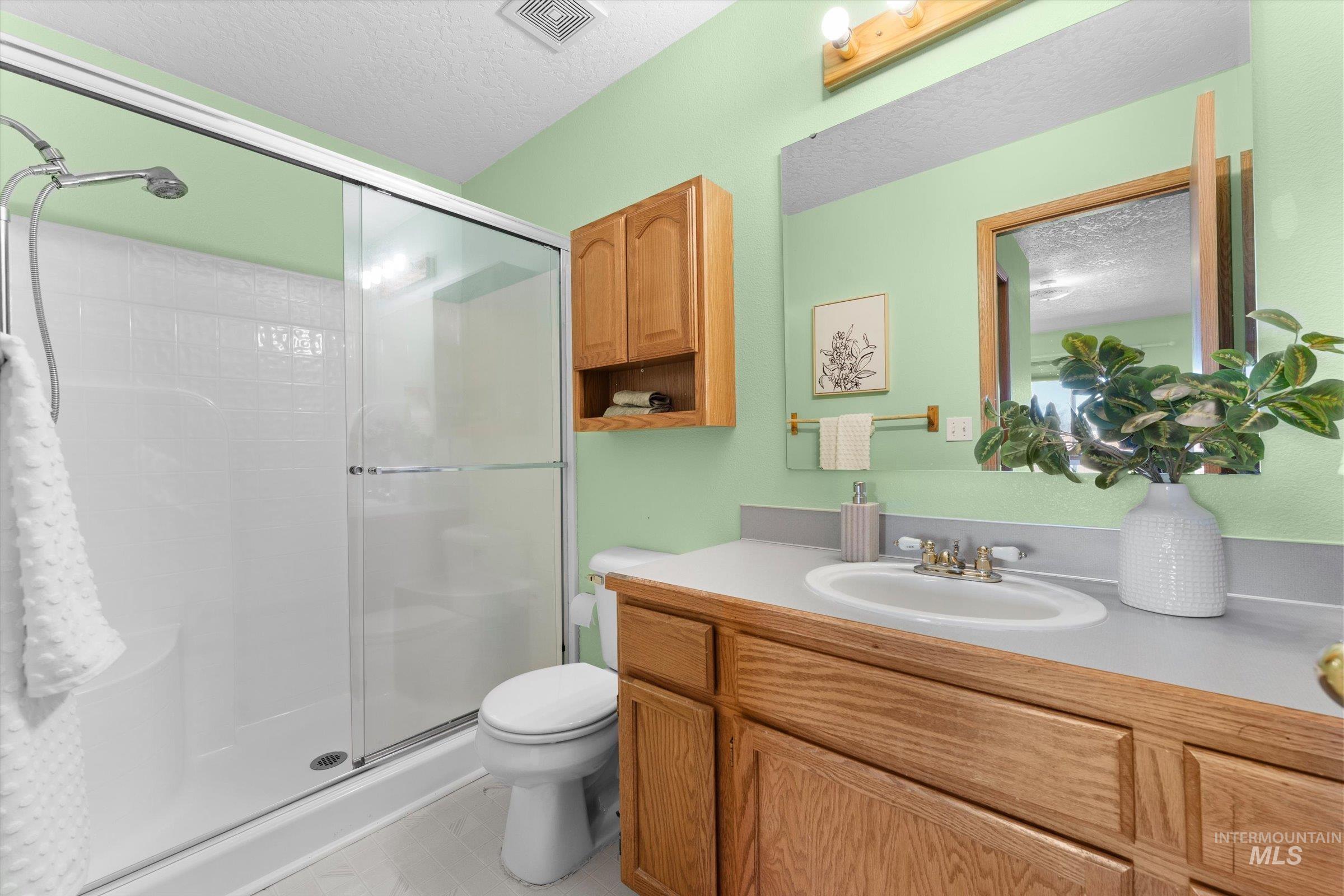 2804 Morning Mist Lane, Caldwell, Idaho 83605-7024, 2 Bedrooms, 2 Bathrooms, Residential For Sale, Price $275,000, 98981239