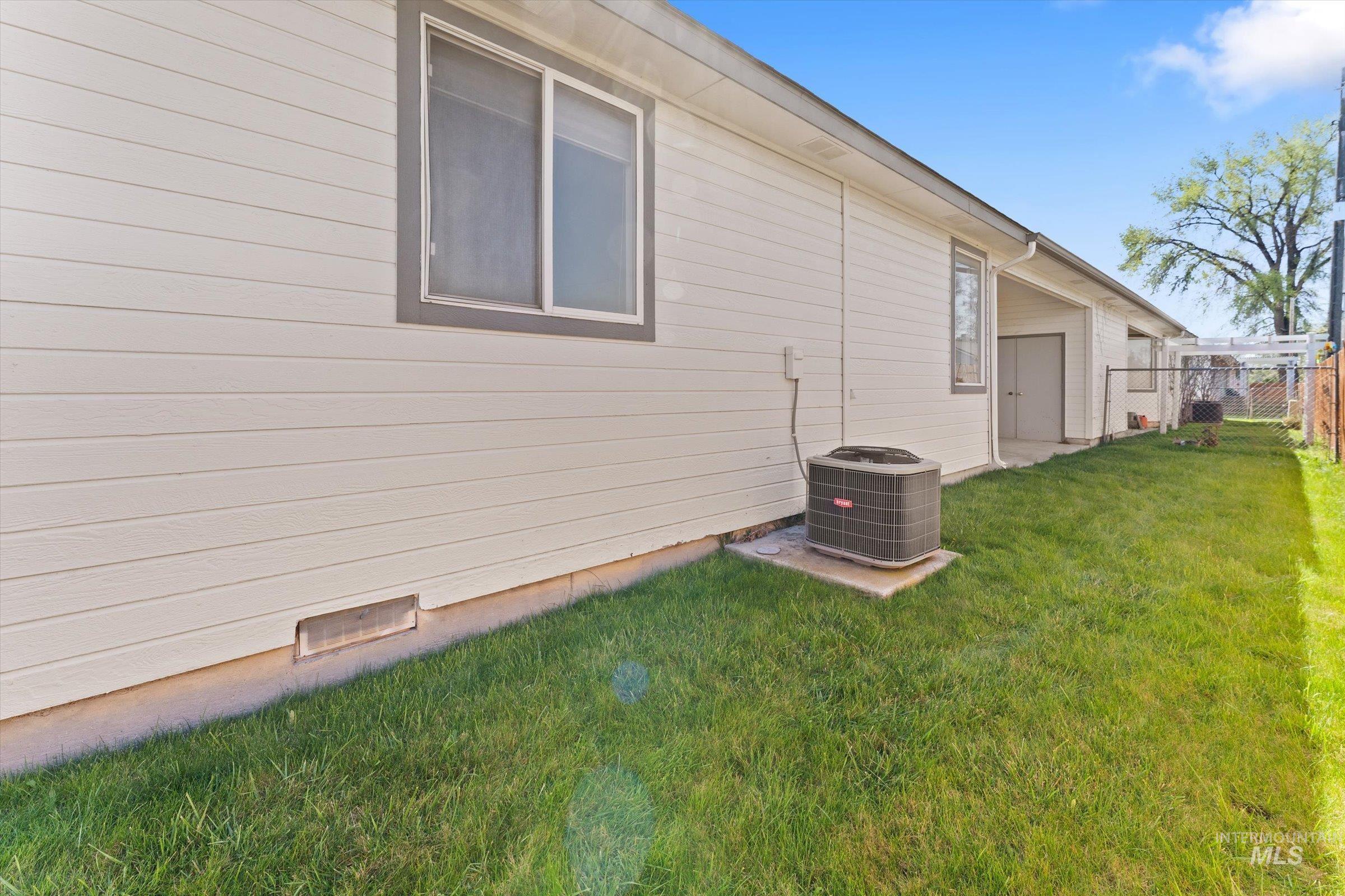 2804 Morning Mist Lane, Caldwell, Idaho 83605-7024, 2 Bedrooms, 2 Bathrooms, Residential For Sale, Price $275,000, 98981239