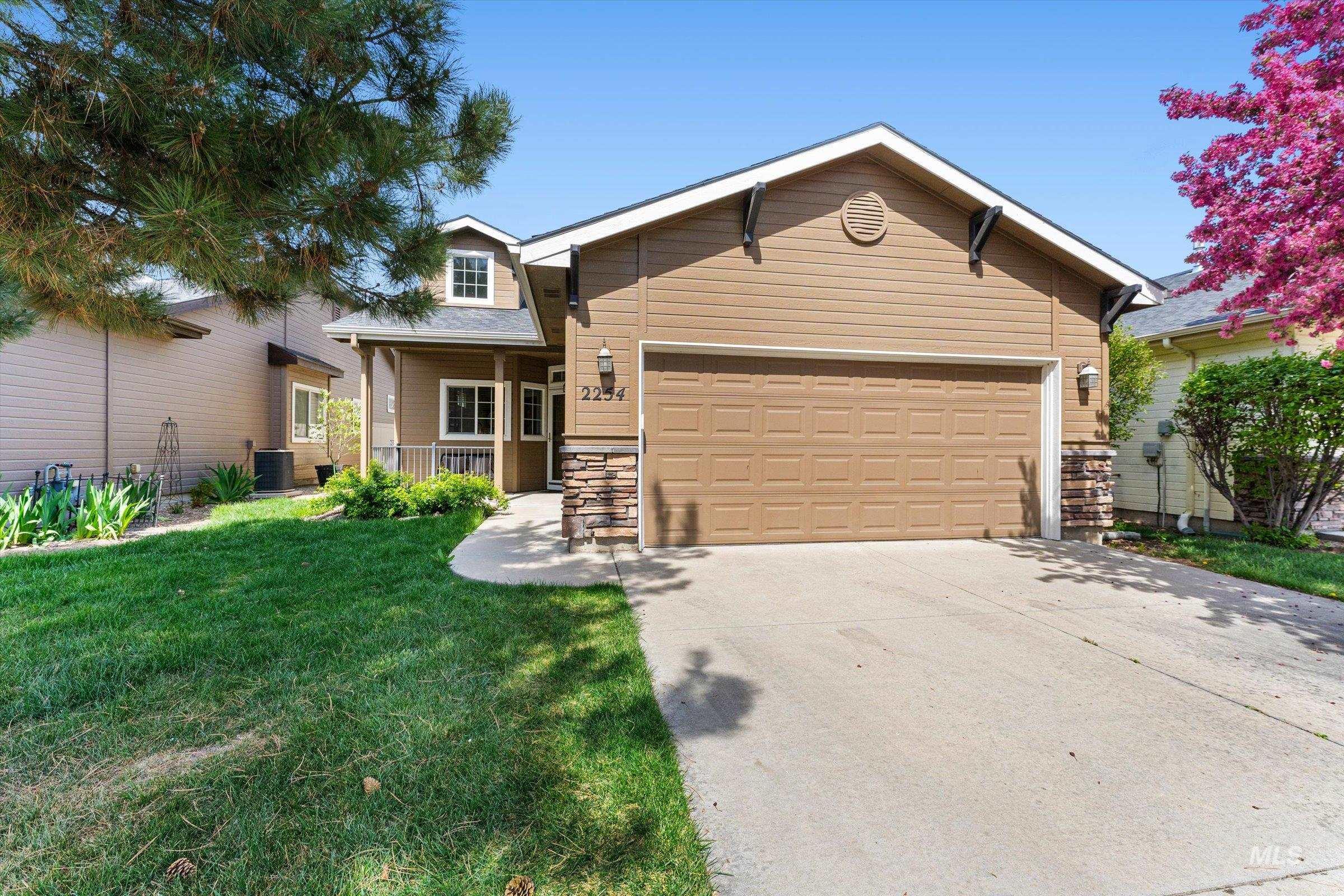 2254 S Blackspur Way, Meridian, Idaho 83642-7496, 2 Bedrooms, 2 Bathrooms, Residential For Sale, Price $400,000, 98981240