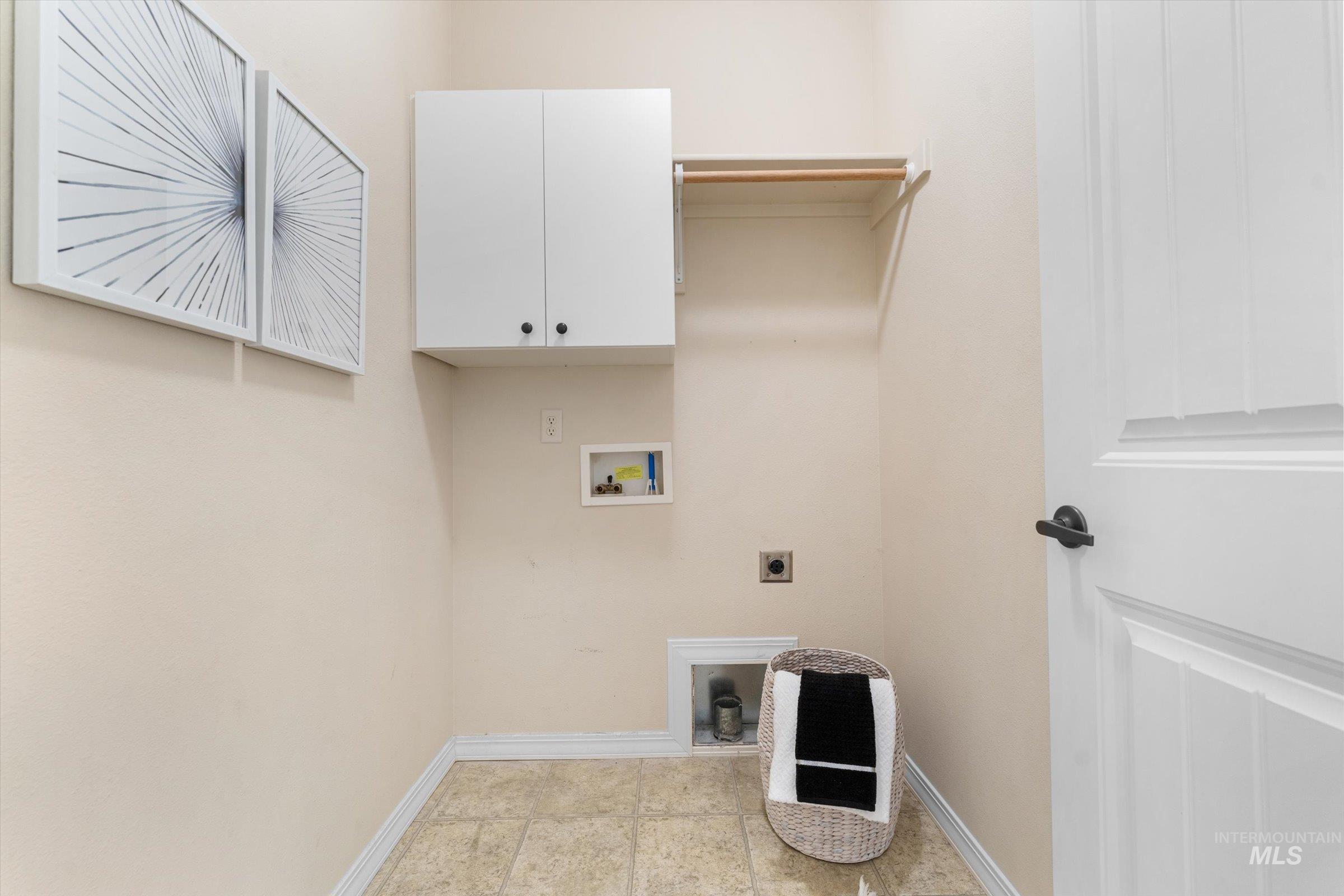 2254 S Blackspur Way, Meridian, Idaho 83642-7496, 2 Bedrooms, 2 Bathrooms, Residential For Sale, Price $400,000, 98981240