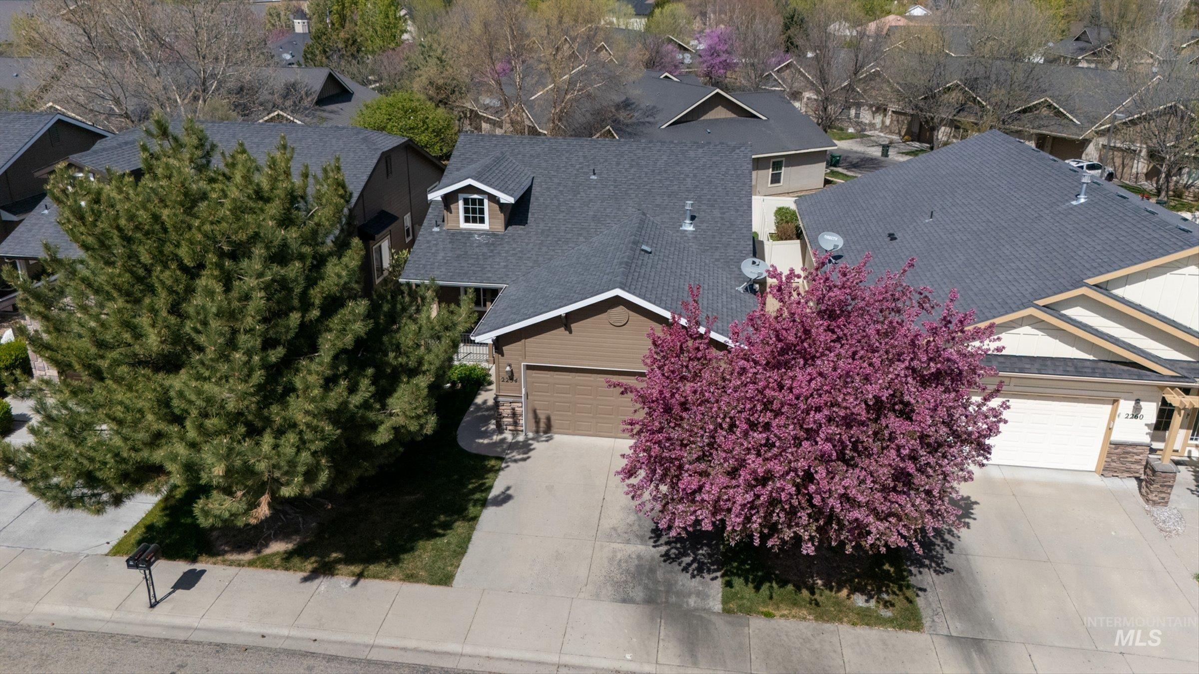 2254 S Blackspur Way, Meridian, Idaho 83642-7496, 2 Bedrooms, 2 Bathrooms, Residential For Sale, Price $400,000, 98981240